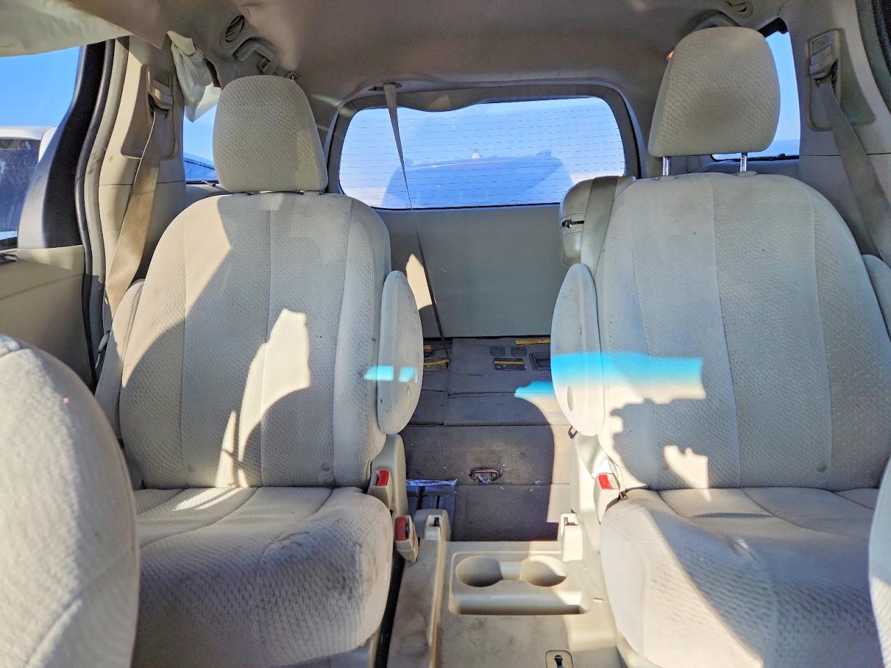 2013 Toyota Sienna Le Red vin: 5TDKK3DC5DS312598