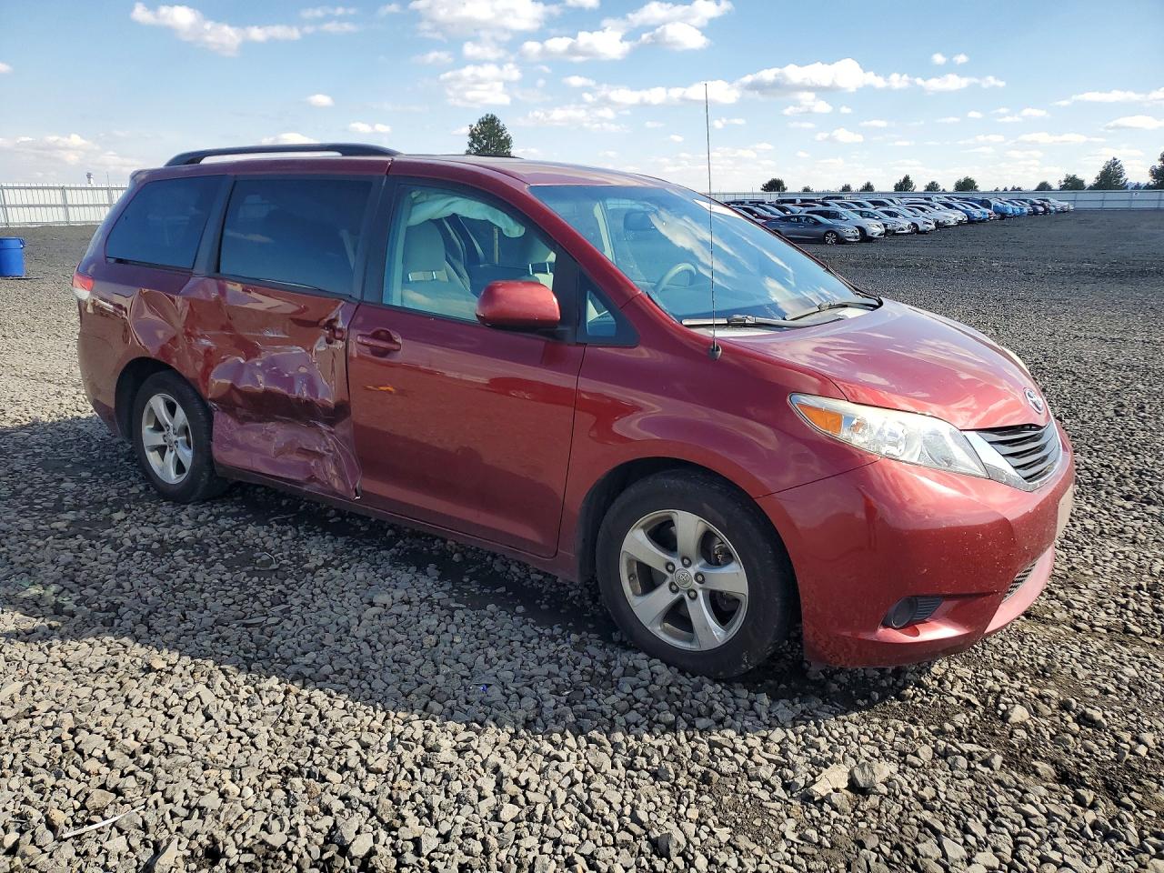2013 Toyota Sienna Le Red vin: 5TDKK3DC5DS312598
