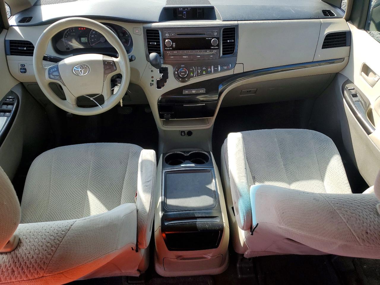 2013 Toyota Sienna Le Red vin: 5TDKK3DC5DS312598