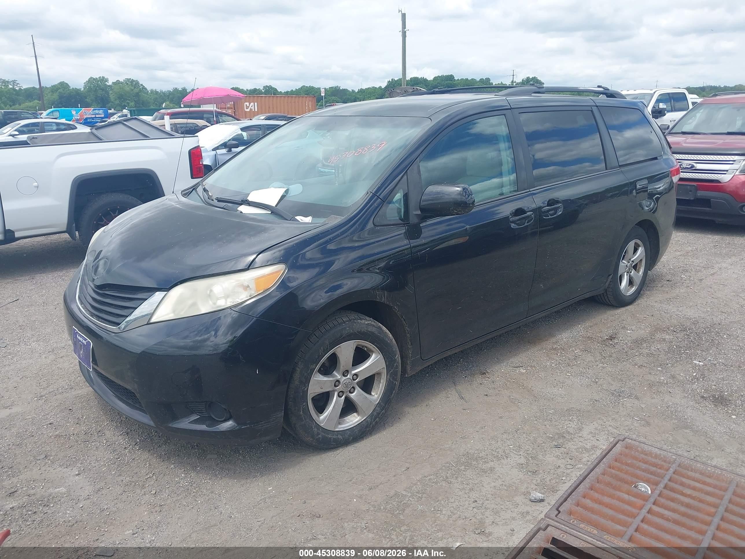 2013 Toyota Sienna Le V6 8 Passenger Black vin: 5TDKK3DC5DS321849