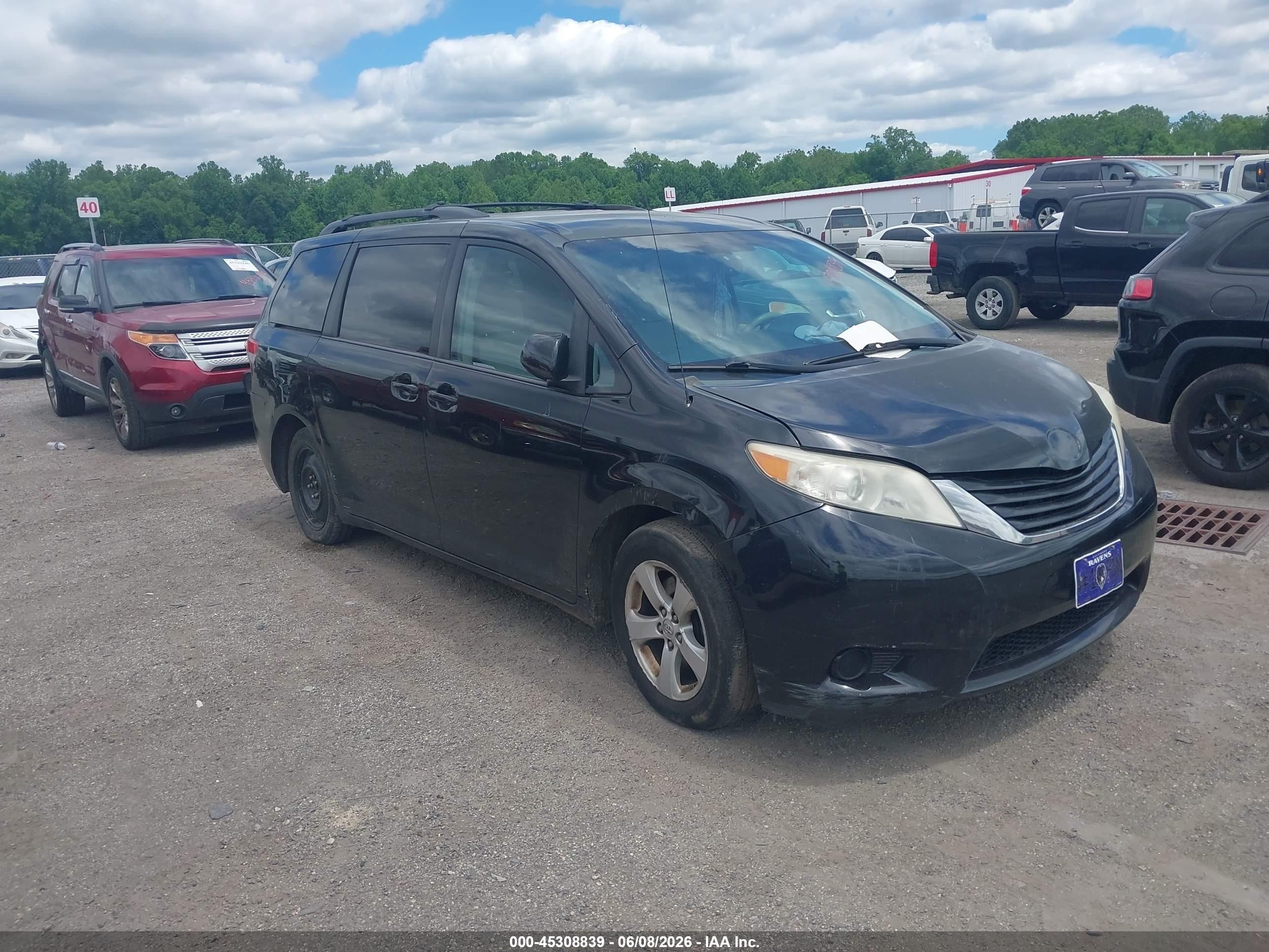 2013 Toyota Sienna Le V6 8 Passenger Black vin: 5TDKK3DC5DS321849