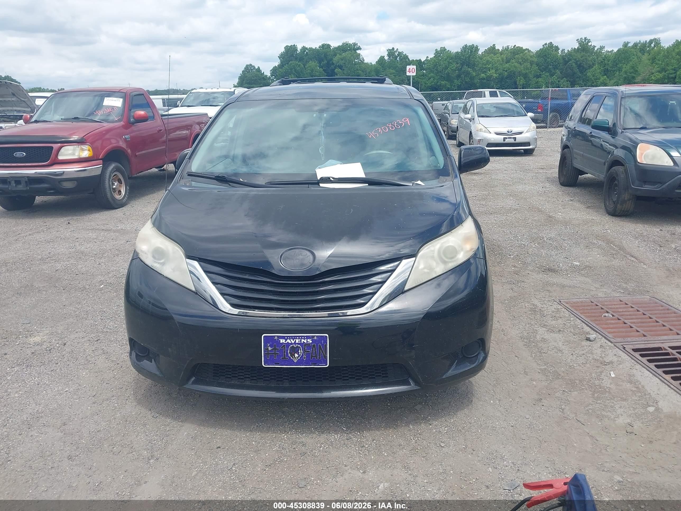 2013 Toyota Sienna Le V6 8 Passenger Black vin: 5TDKK3DC5DS321849