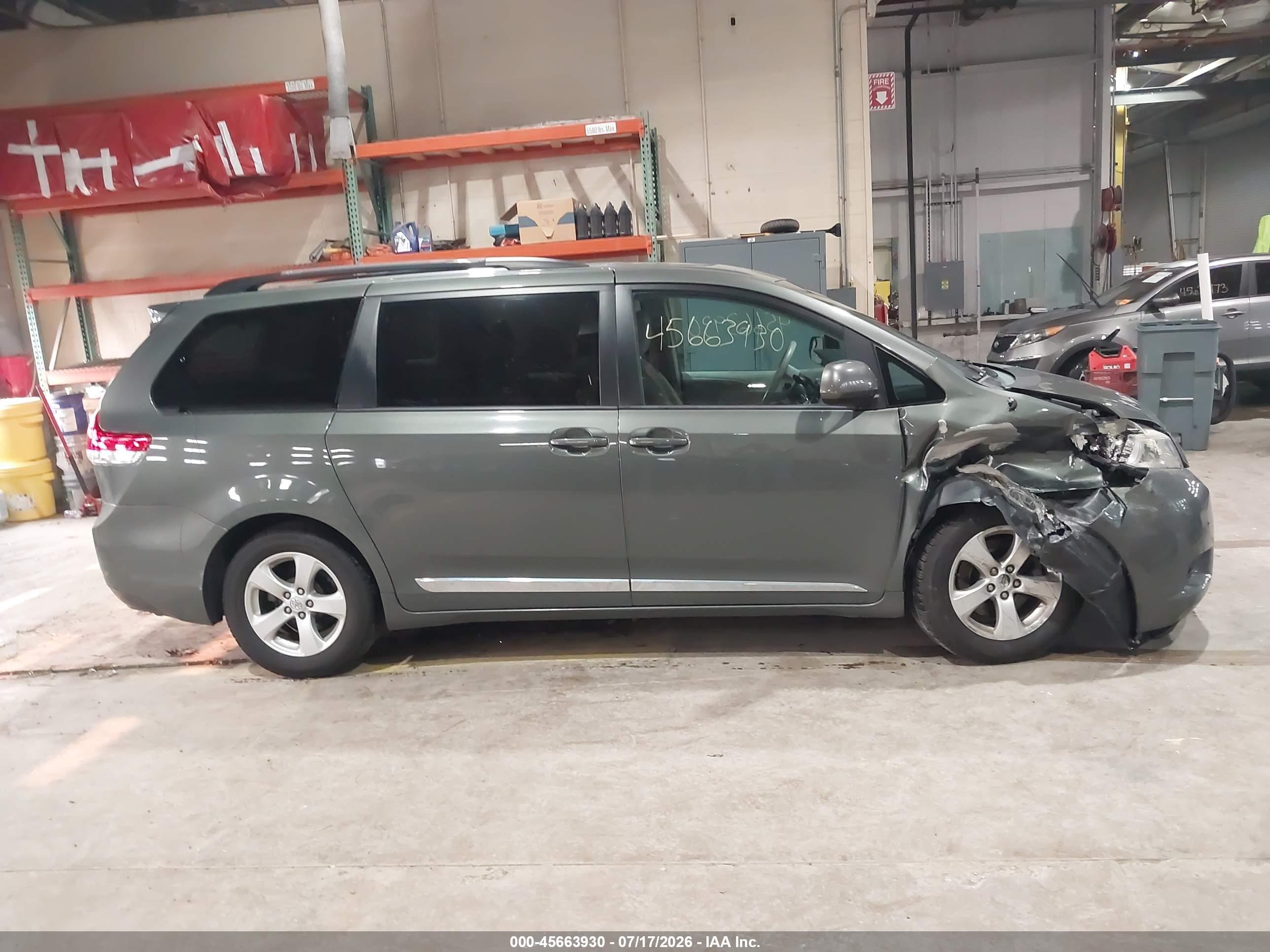 2013 Toyota Sienna Le V6 8 Passenger Gray vin: 5TDKK3DC5DS325870