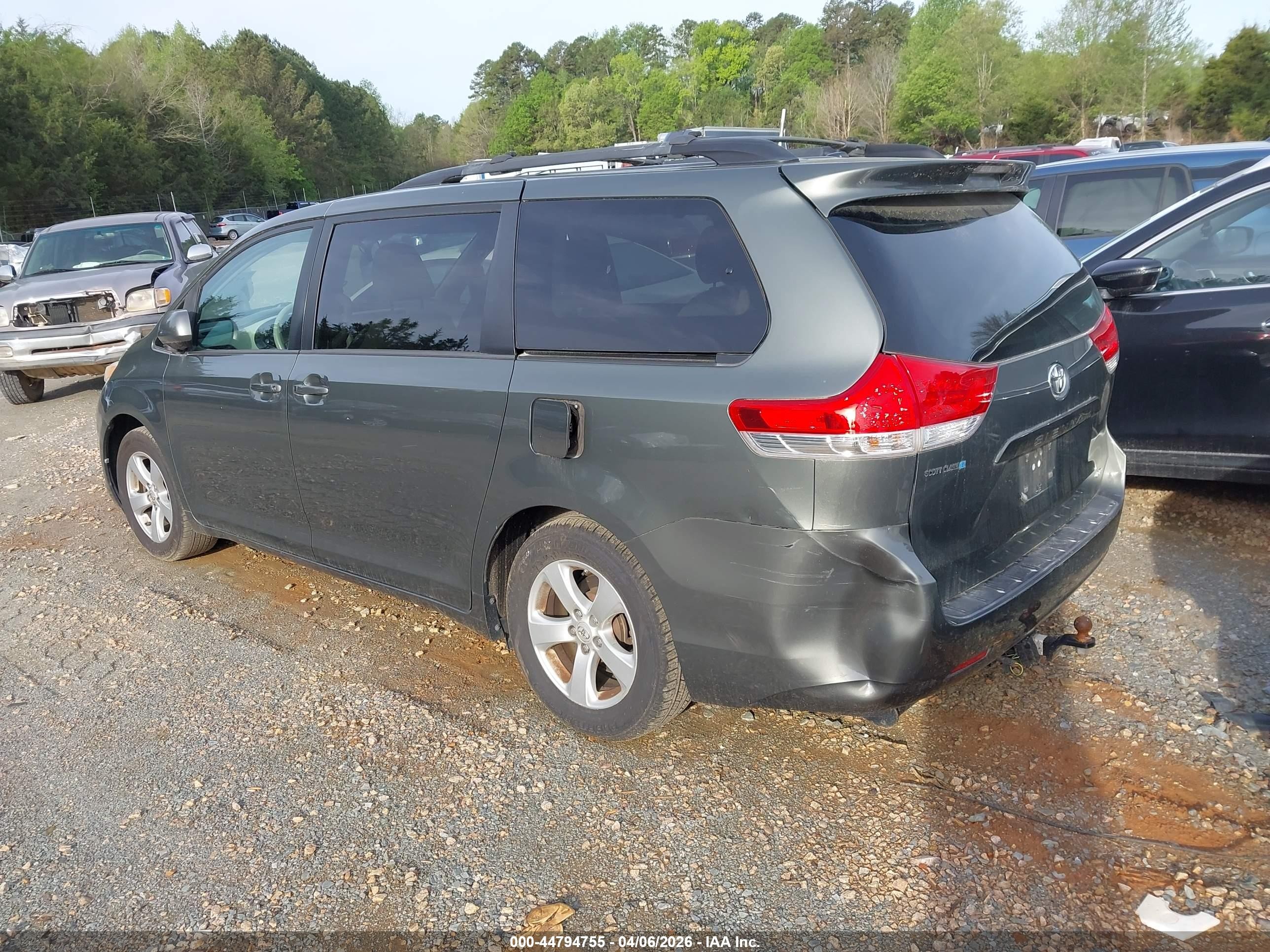 2013 Toyota Sienna Le V6 8 Passenger Gray vin: 5TDKK3DC5DS333340