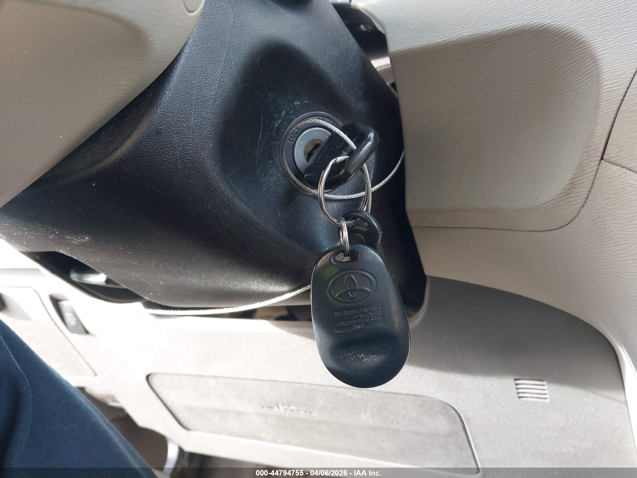 2013 Toyota Sienna Le V6 8 Passenger Gray vin: 5TDKK3DC5DS333340