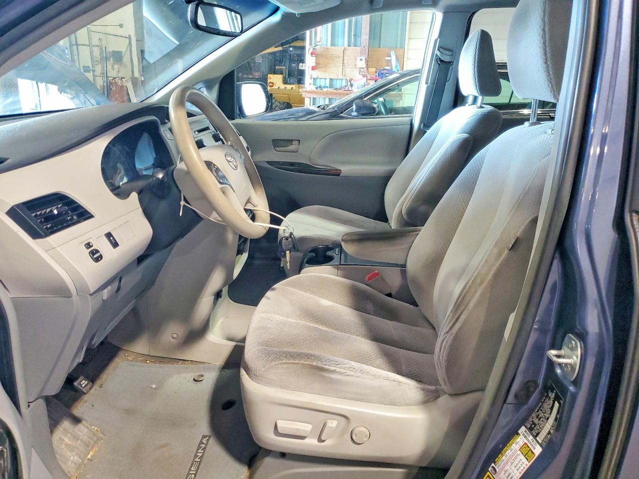 2013 Toyota Sienna Le Синий vin: 5TDKK3DC5DS333841