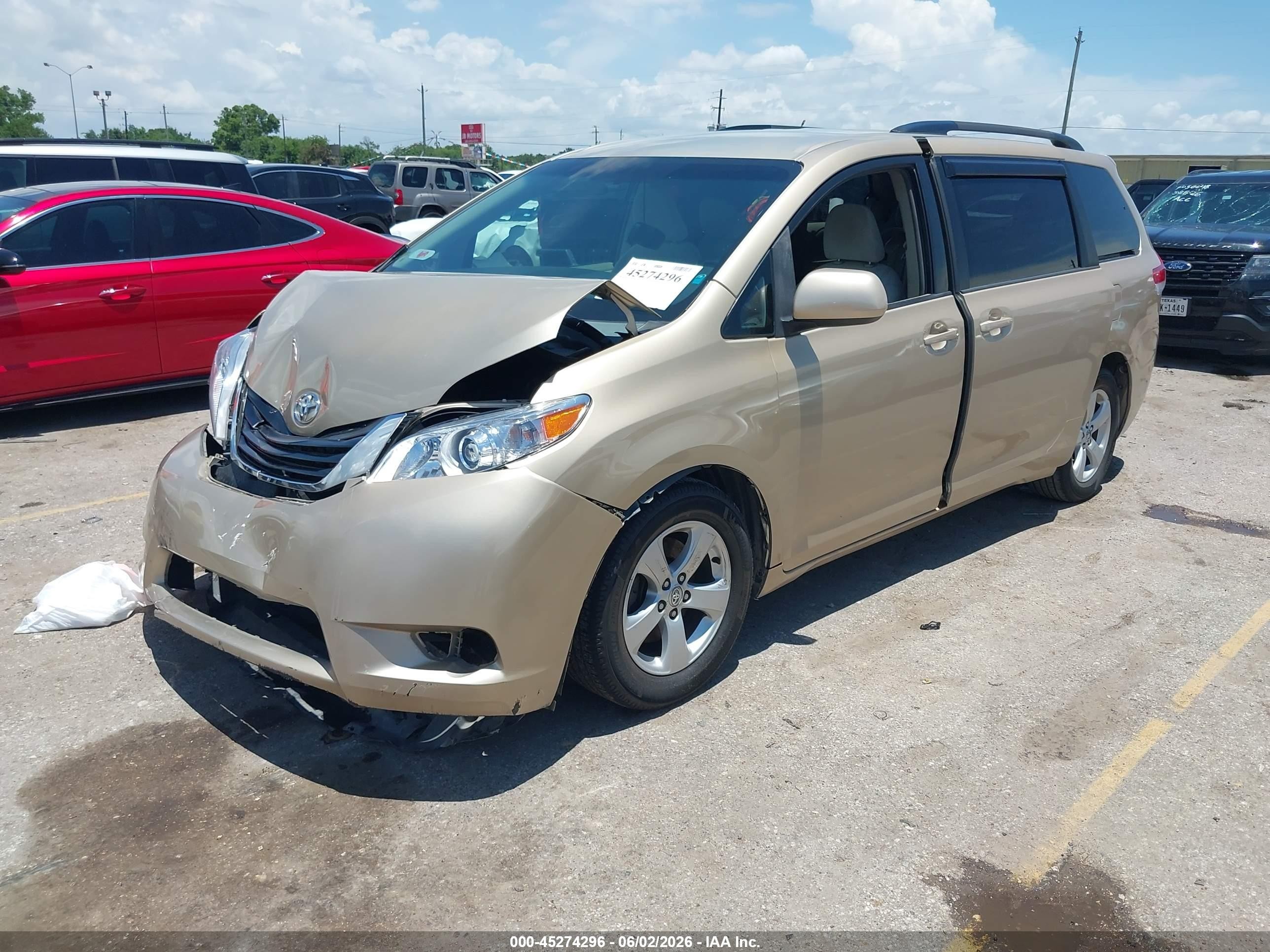 2013 Toyota Sienna Le V6 8 Passenger Бежевый vin: 5TDKK3DC5DS334195