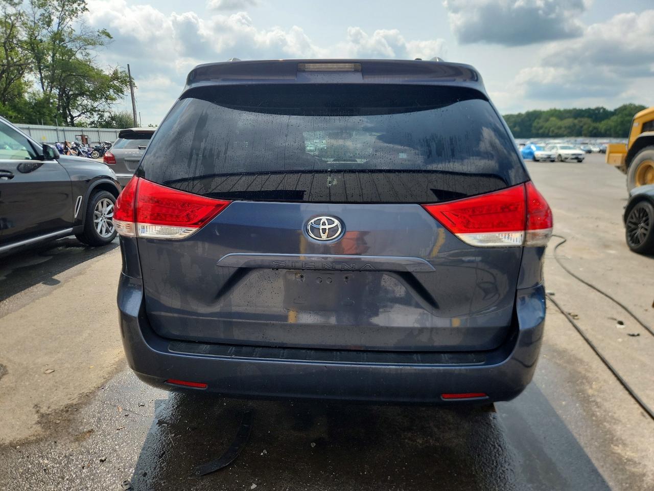 2013 Toyota Sienna Le Blue vin: 5TDKK3DC5DS341339