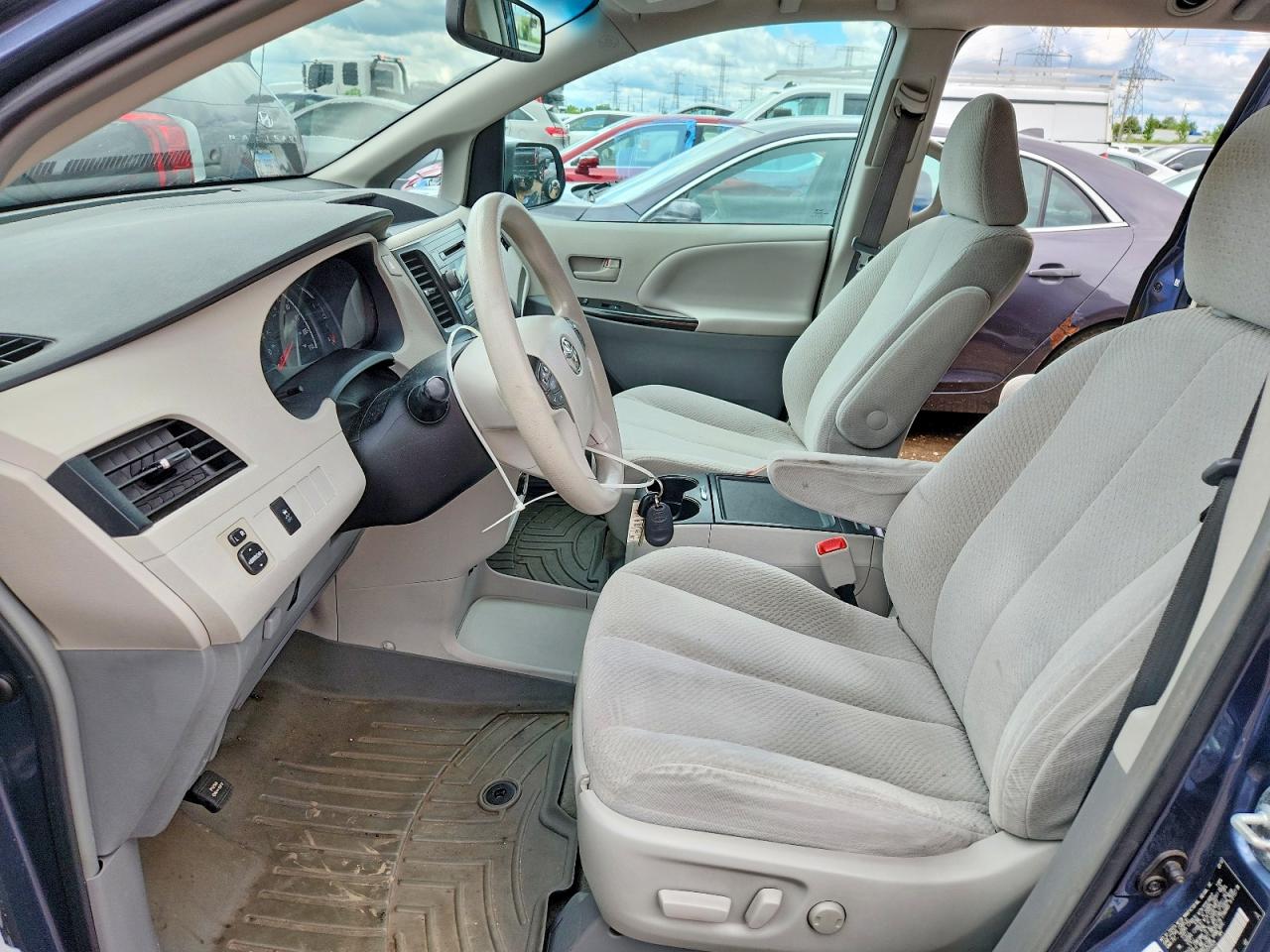 2013 Toyota Sienna Le Blue vin: 5TDKK3DC5DS355628