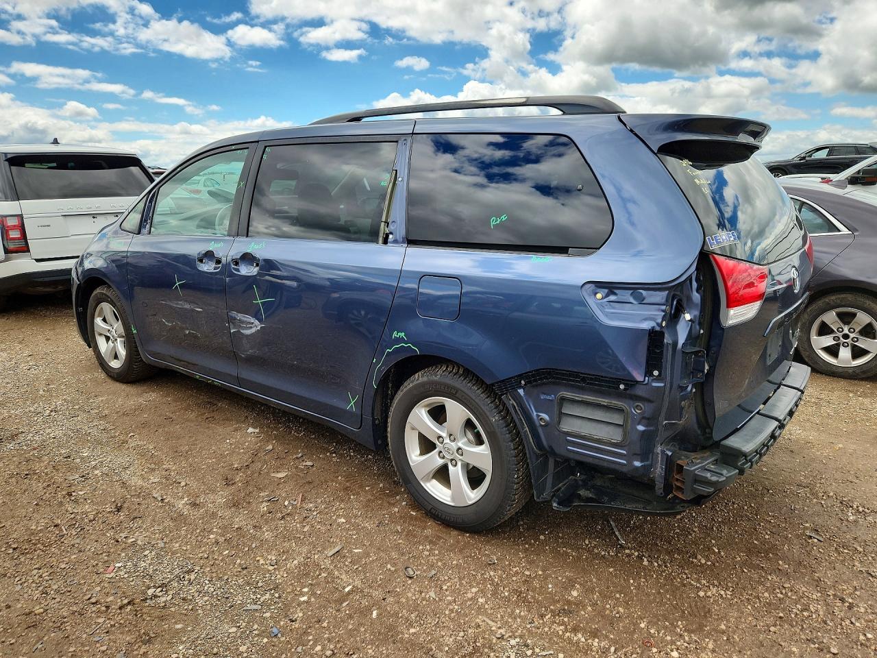 2013 Toyota Sienna Le Blue vin: 5TDKK3DC5DS355628