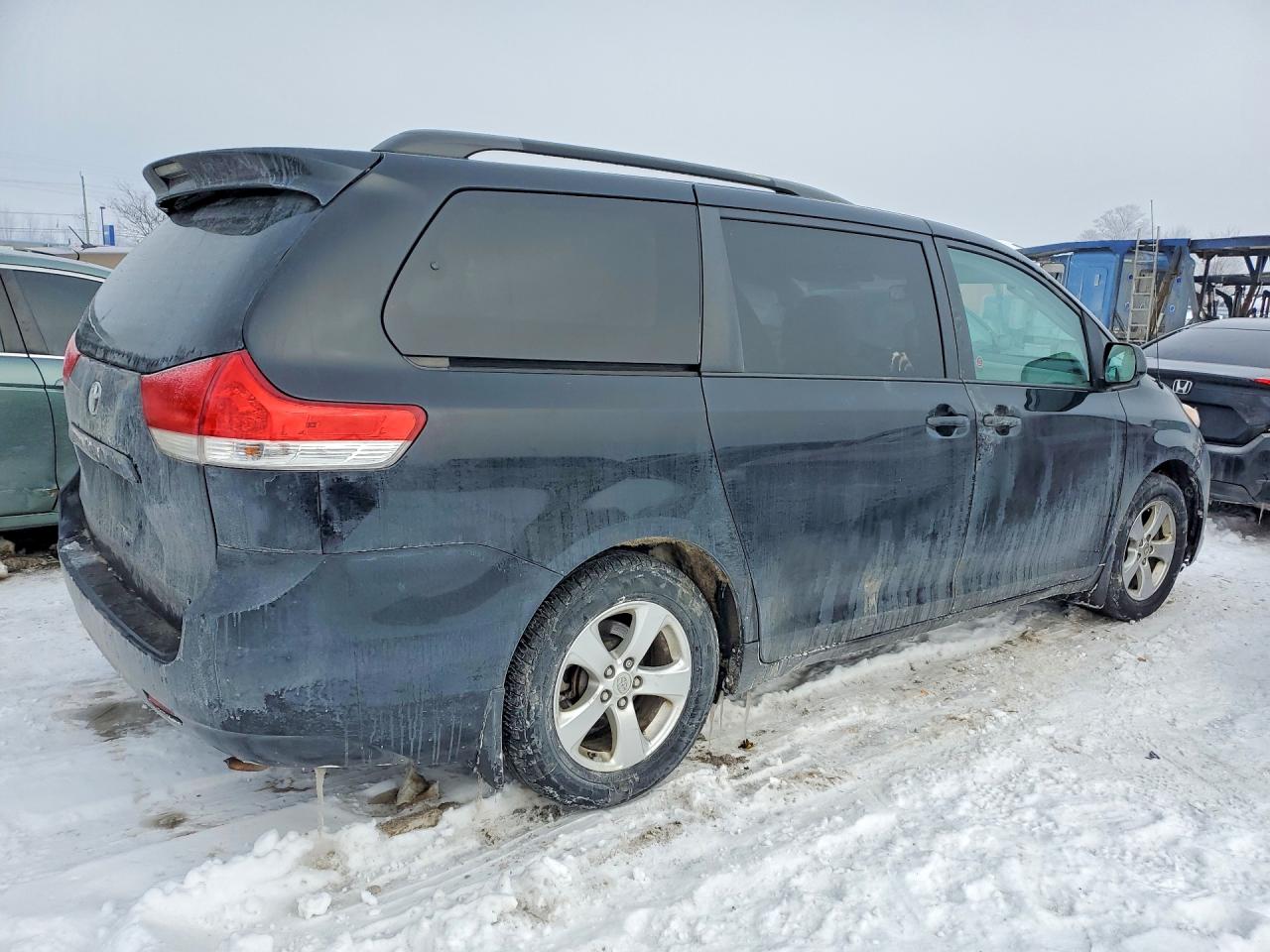 2013 Toyota Sienna Le Черный vin: 5TDKK3DC5DS357332