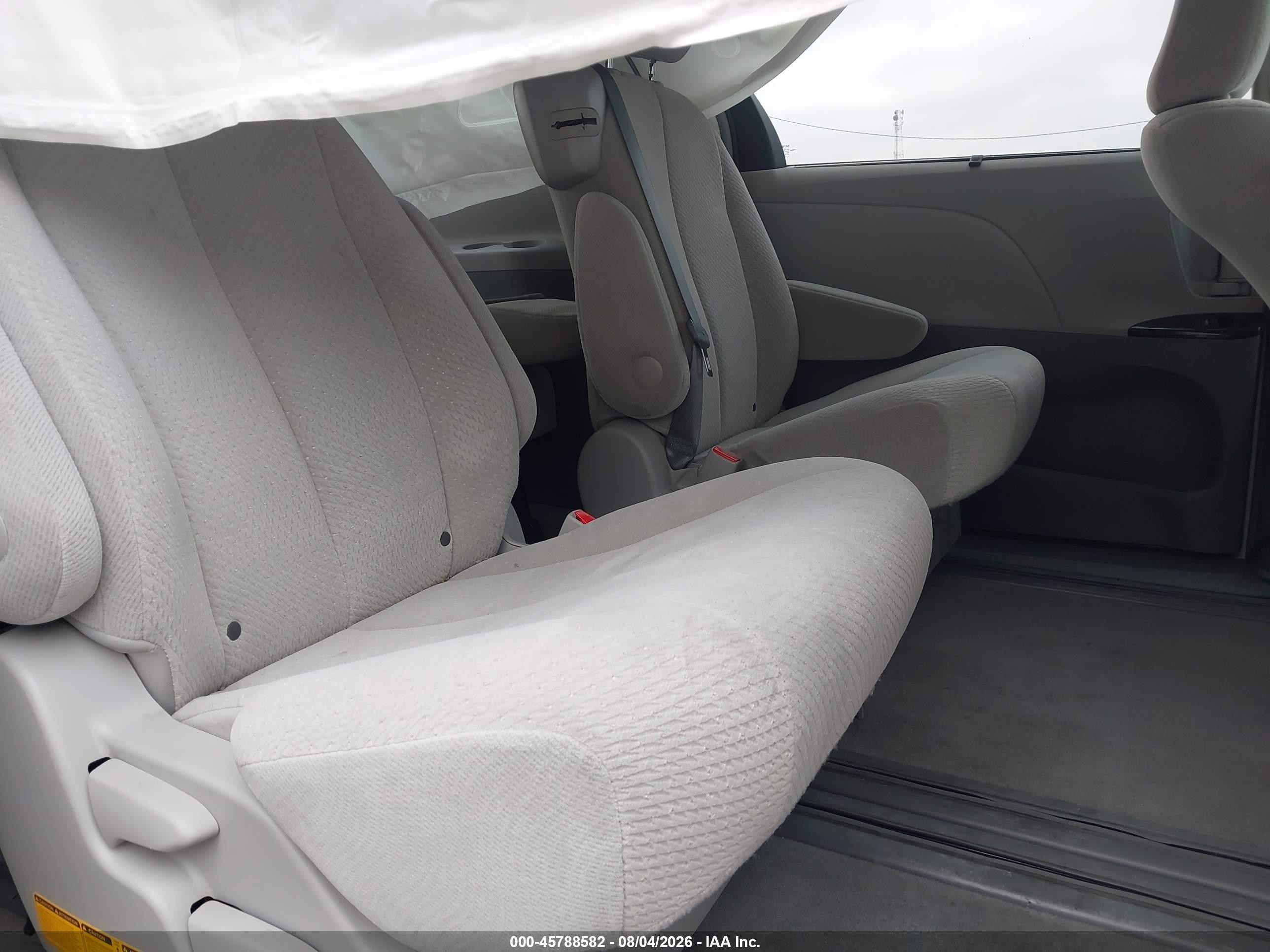 2013 Toyota Sienna Le V6 8 Passenger Белый vin: 5TDKK3DC5DS369822