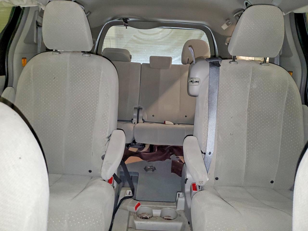 2013 Toyota Sienna Le Серый vin: 5TDKK3DC5DS369951
