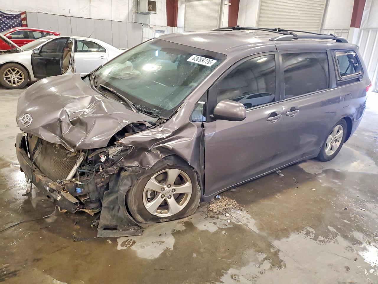 2013 Toyota Sienna Le Серый vin: 5TDKK3DC5DS369951