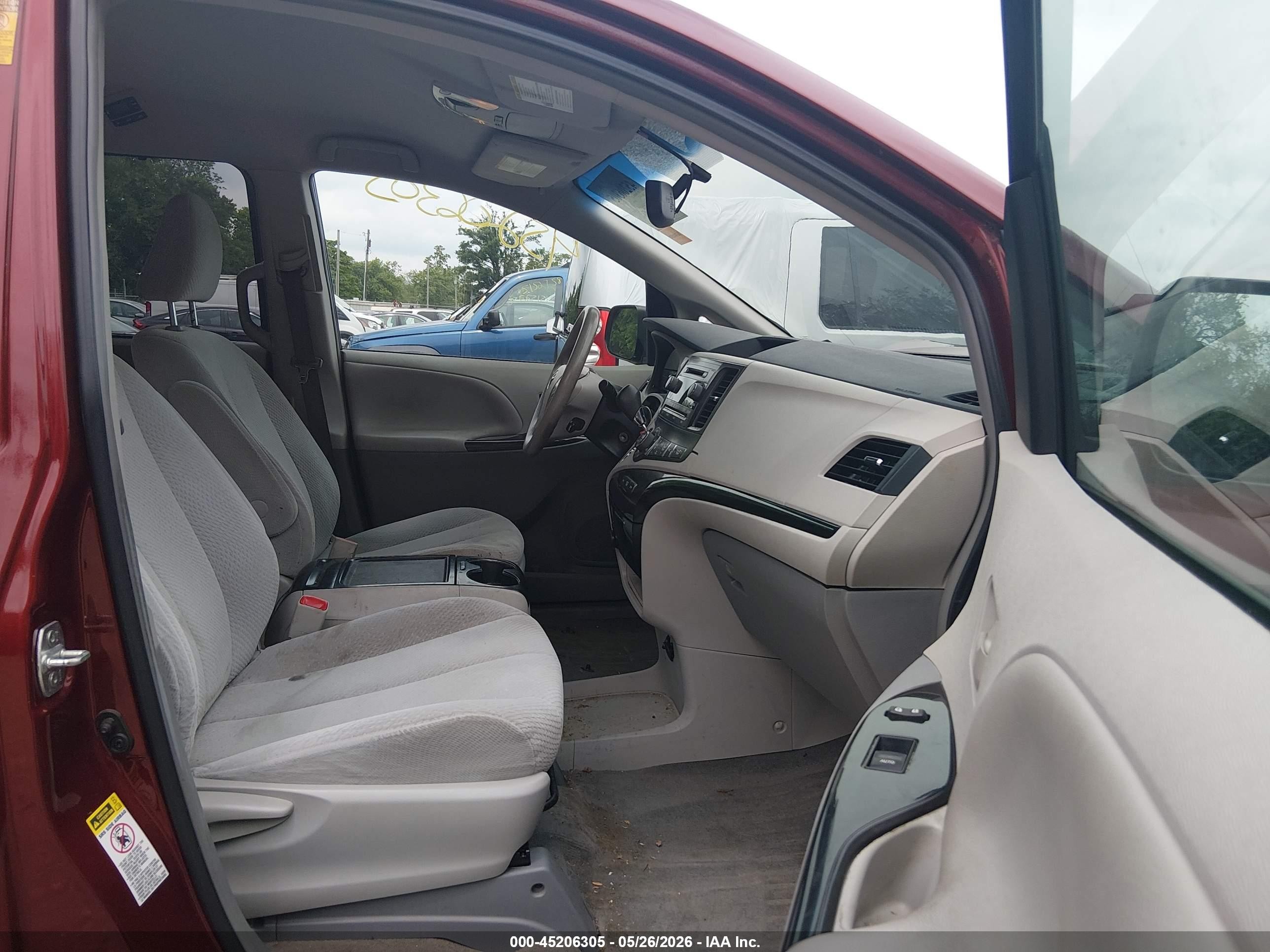 2013 Toyota Sienna Le V6 8 Passenger Красный vin: 5TDKK3DC5DS371229