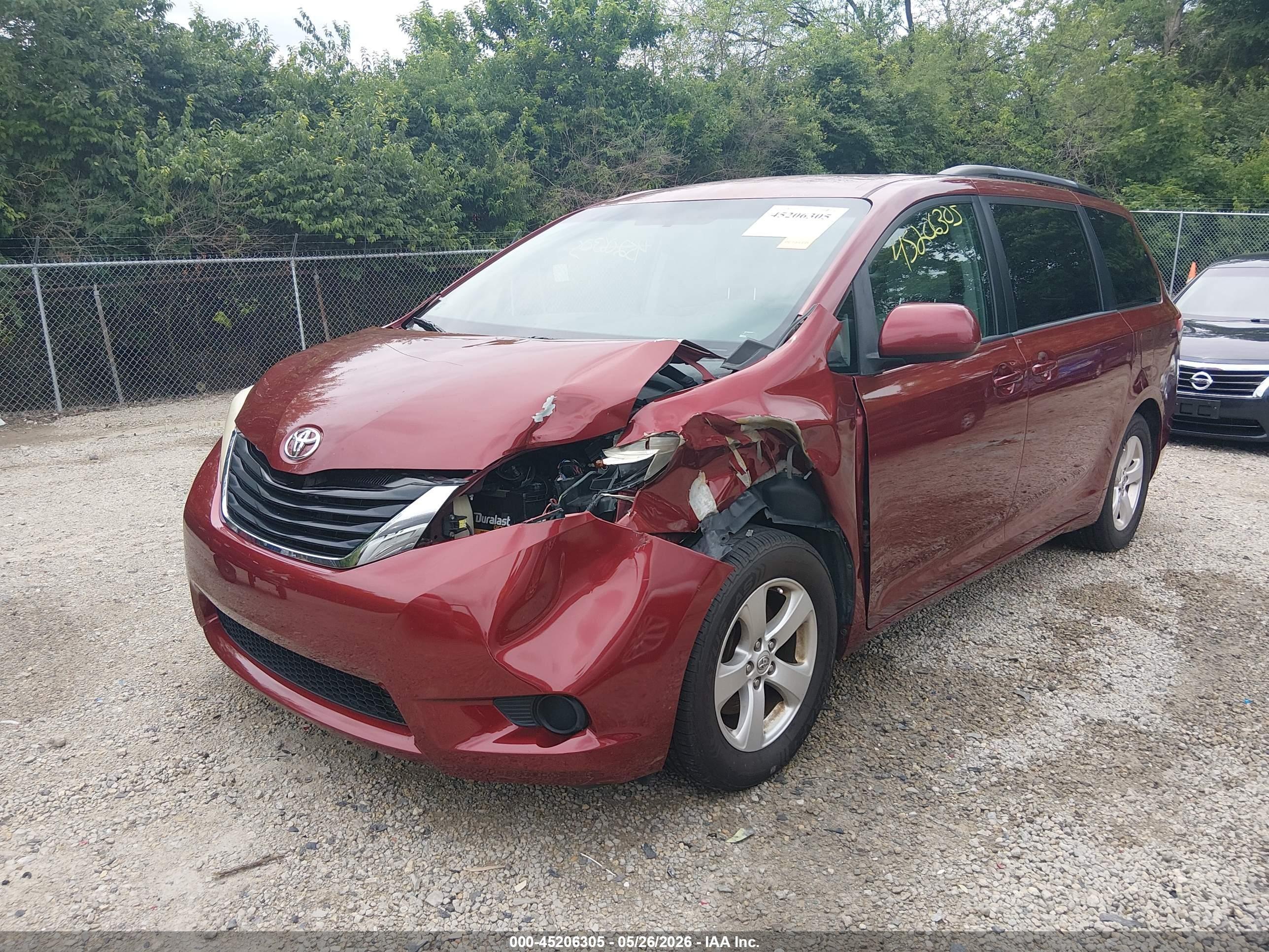2013 Toyota Sienna Le V6 8 Passenger Красный vin: 5TDKK3DC5DS371229