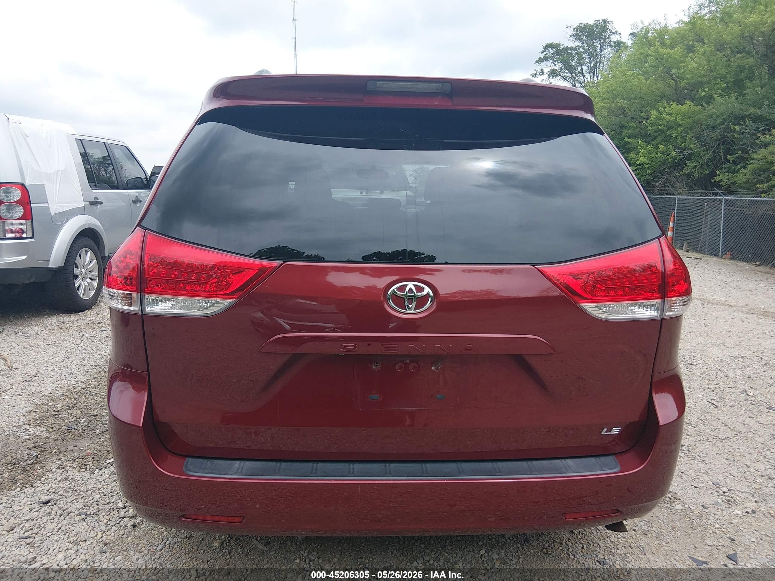 2013 Toyota Sienna Le V6 8 Passenger Красный vin: 5TDKK3DC5DS371229