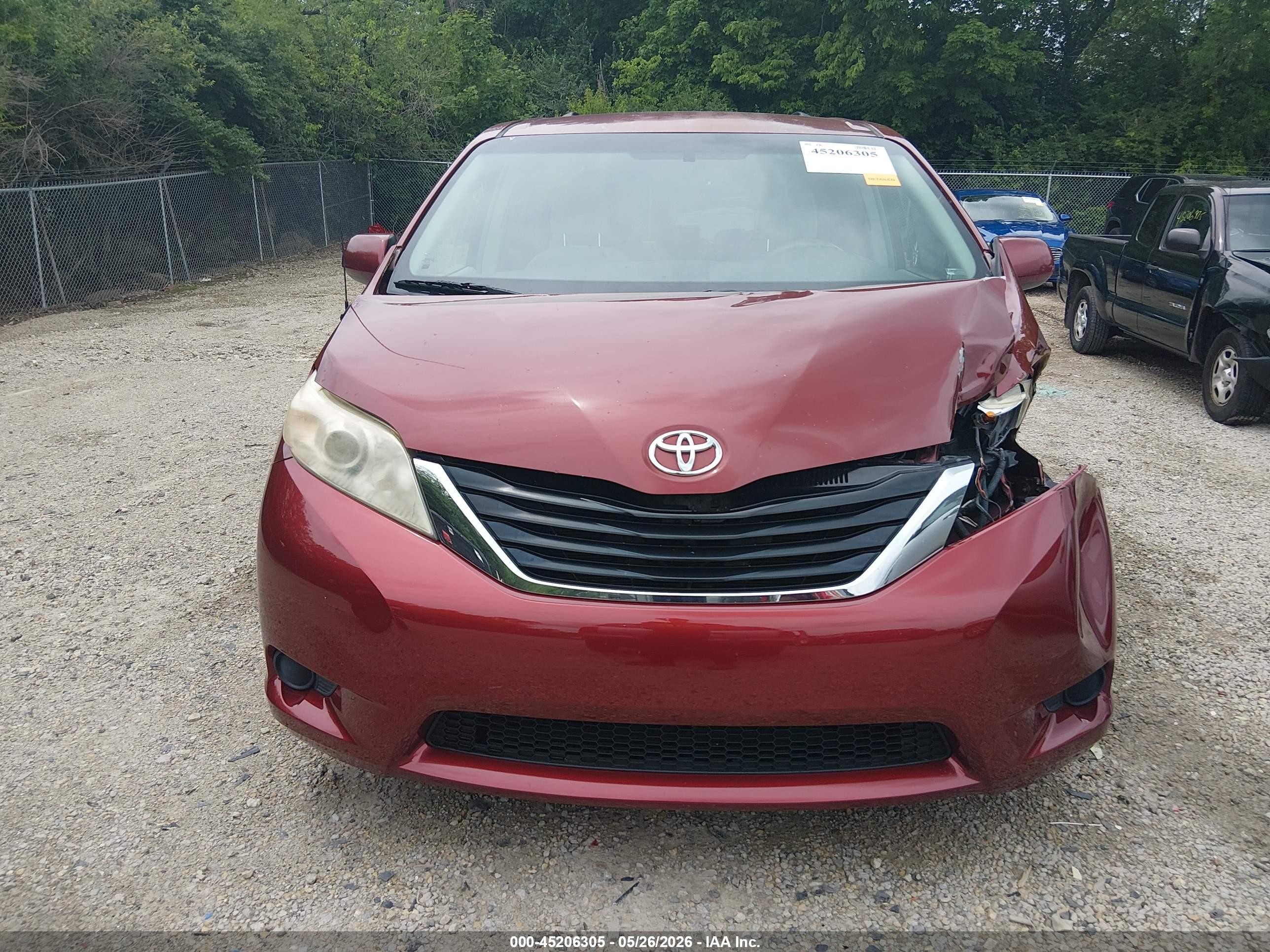 2013 Toyota Sienna Le V6 8 Passenger Красный vin: 5TDKK3DC5DS371229