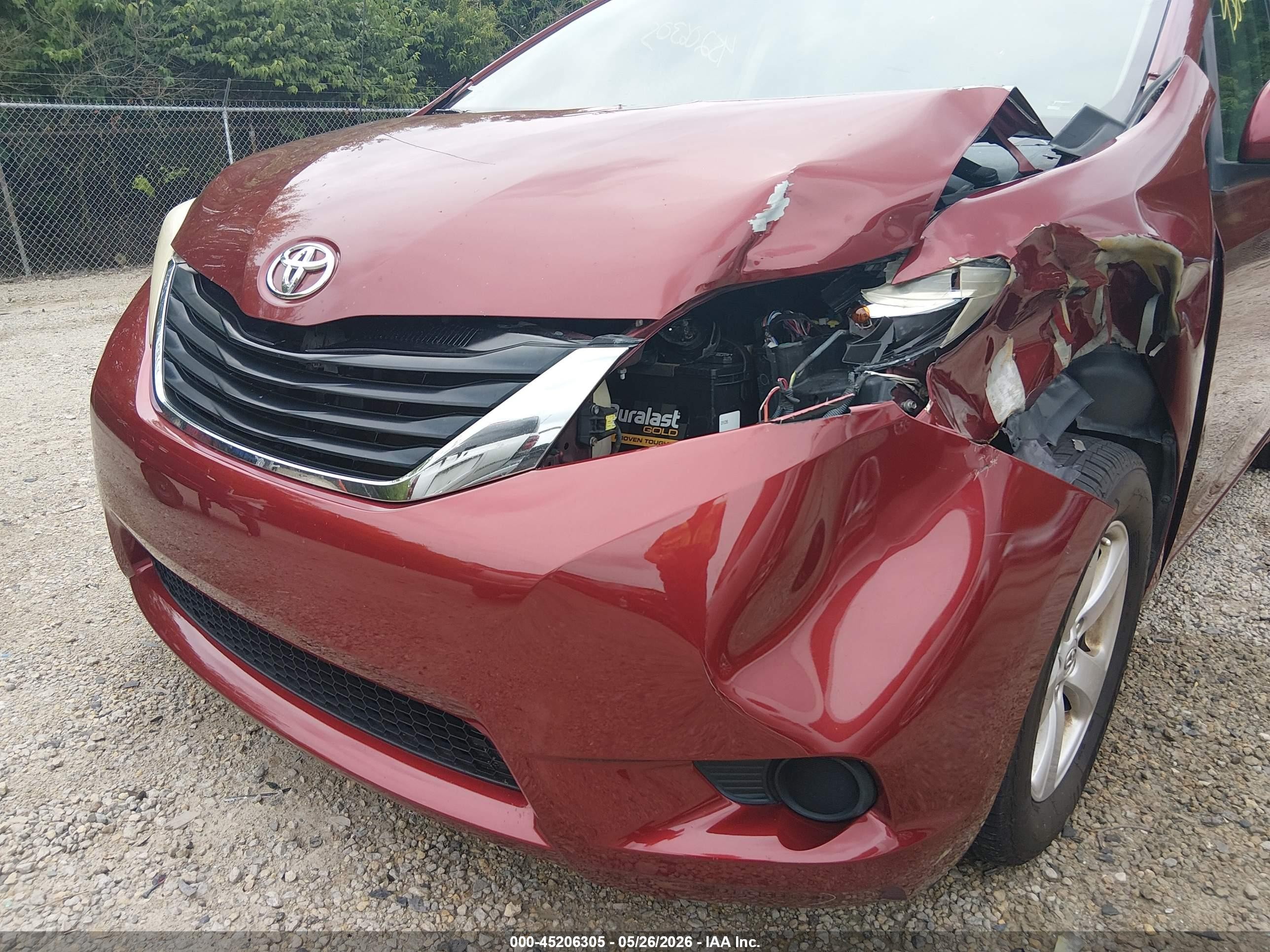 2013 Toyota Sienna Le V6 8 Passenger Красный vin: 5TDKK3DC5DS371229