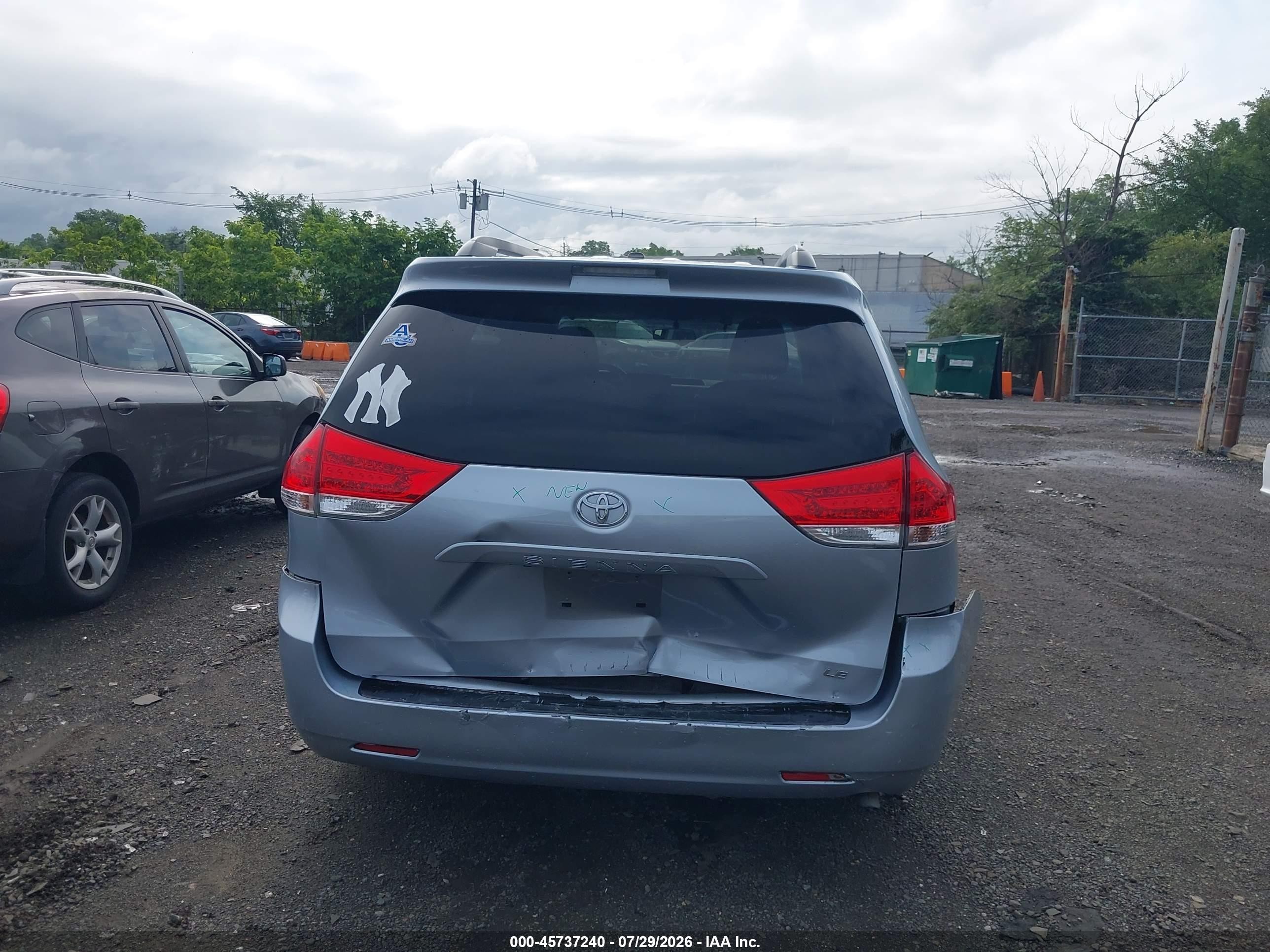 2013 Toyota Sienna Le V6 8 Passenger Light Blue vin: 5TDKK3DC5DS372073