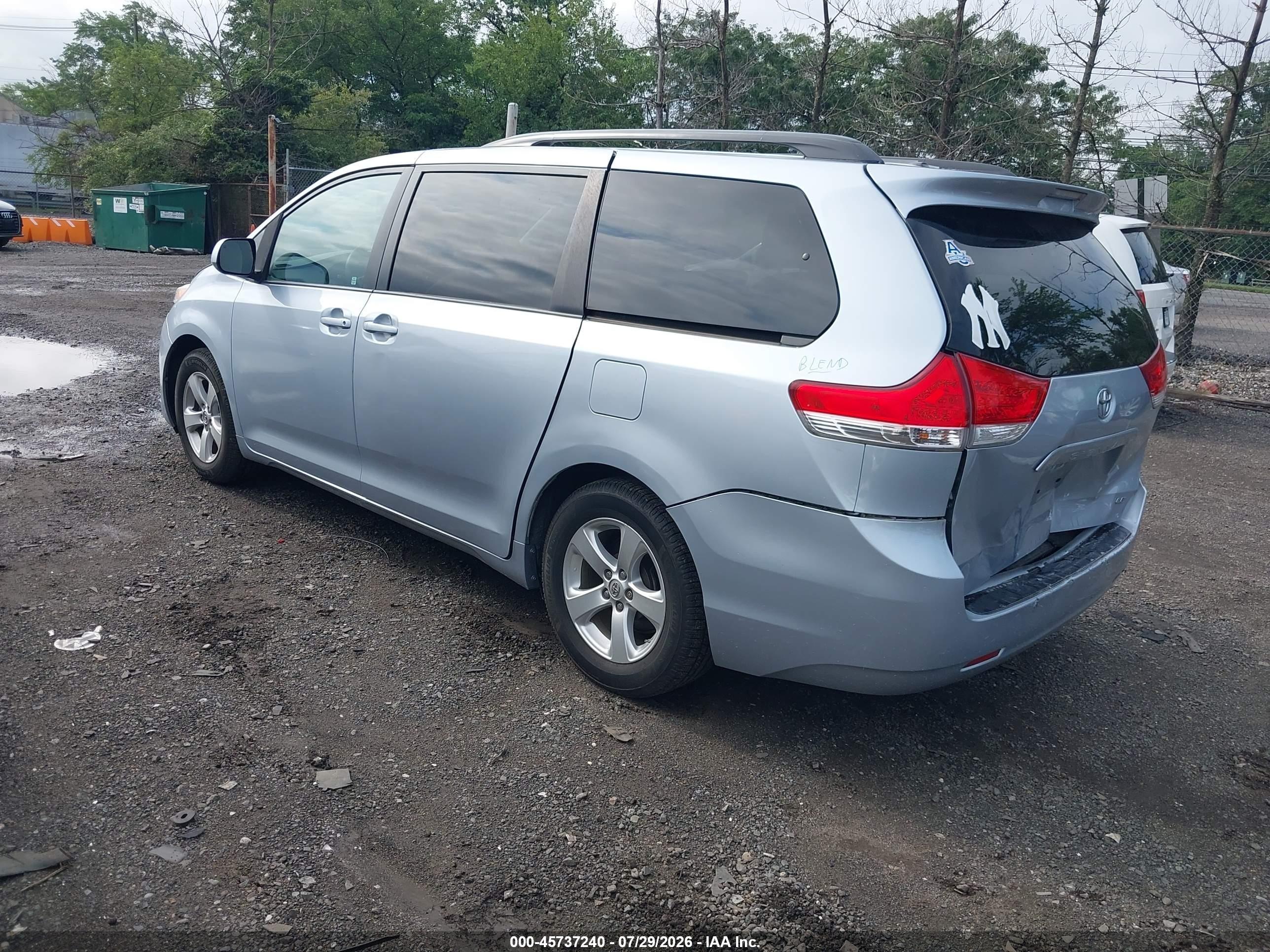 2013 Toyota Sienna Le V6 8 Passenger Light Blue vin: 5TDKK3DC5DS372073