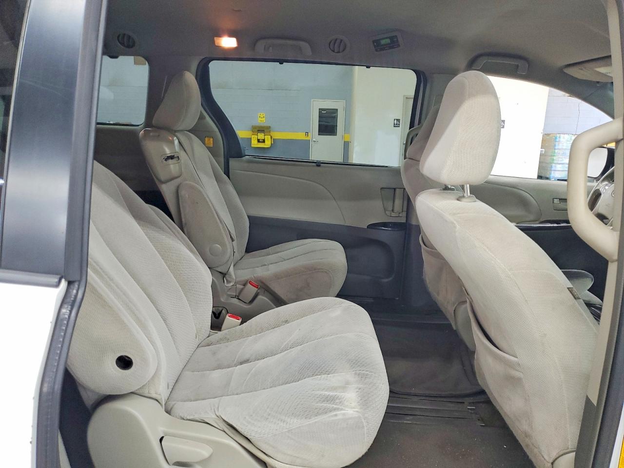 2013 Toyt Sienna Le Белый vin: 5TDKK3DC5DS380237
