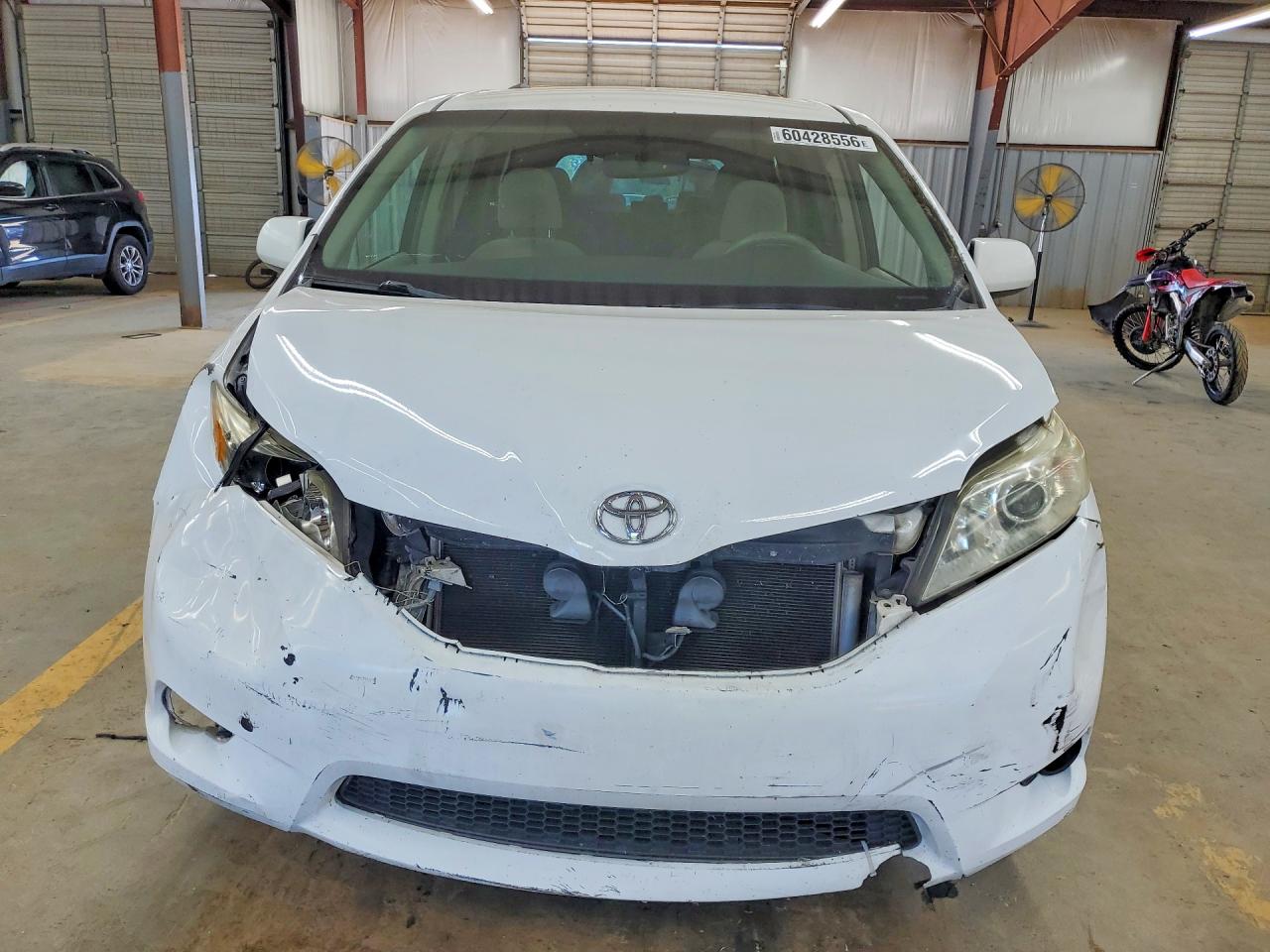 2013 Toyt Sienna Le Белый vin: 5TDKK3DC5DS380237