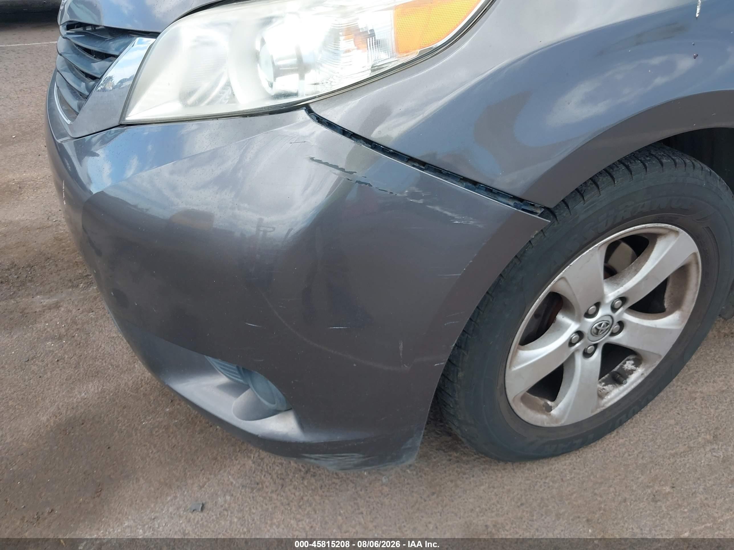 2013 Toyota Sienna Le V6 7 Passenger Auto Access Seat/le V6 8 Passenger Серый vin: 5TDKK3DC5DS395451