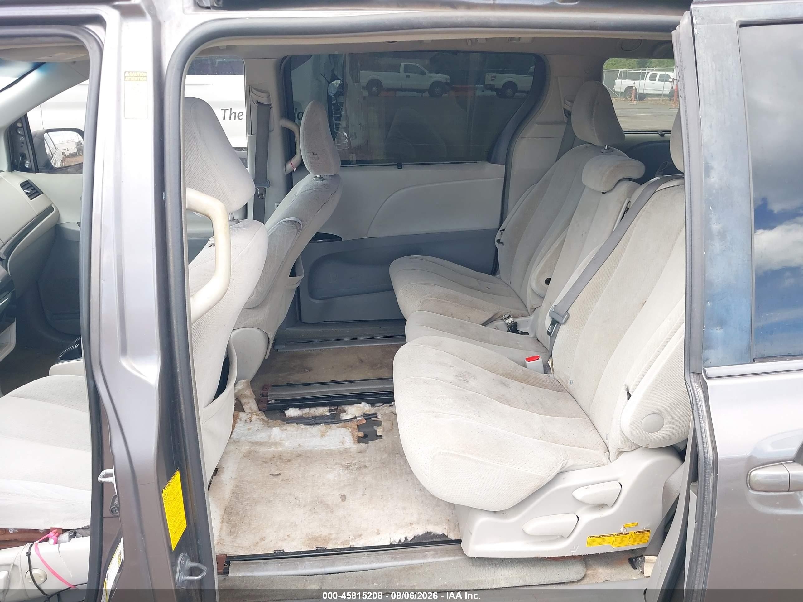 2013 Toyota Sienna Le V6 7 Passenger Auto Access Seat/le V6 8 Passenger Серый vin: 5TDKK3DC5DS395451