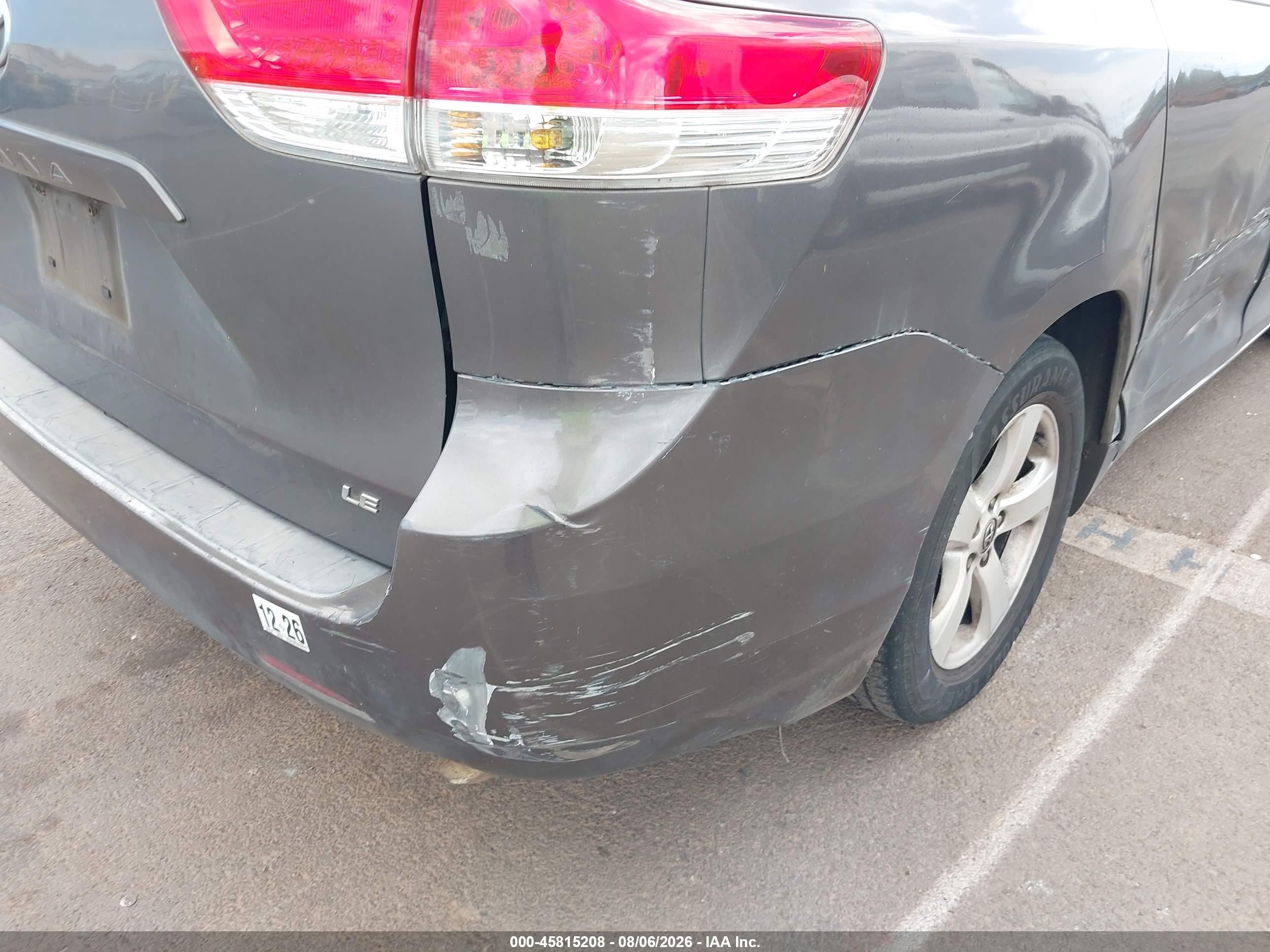 2013 Toyota Sienna Le V6 7 Passenger Auto Access Seat/le V6 8 Passenger Серый vin: 5TDKK3DC5DS395451