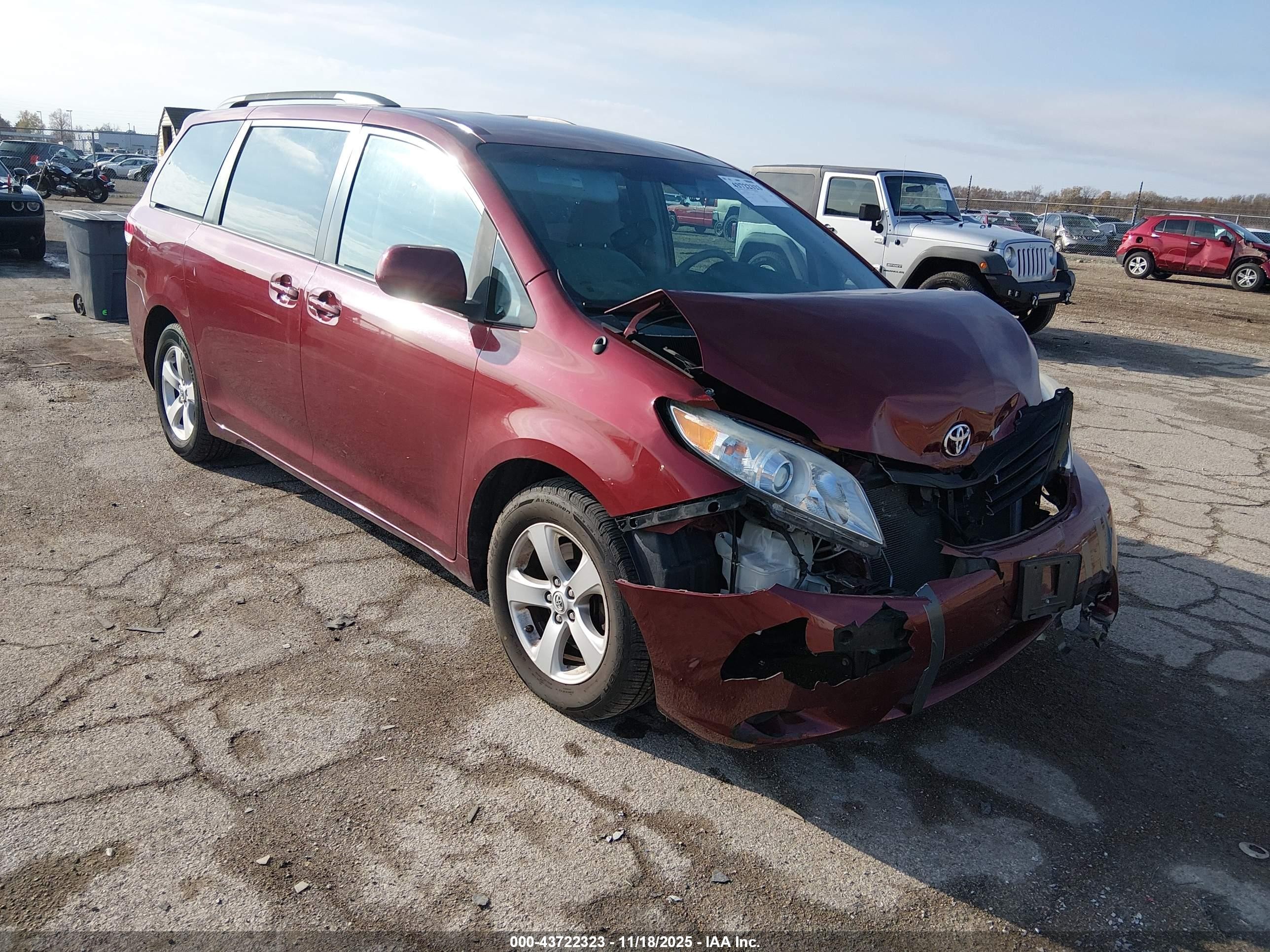 2014 Toyota Sienna Le V6 8 Passenger Maroon vin: 5TDKK3DC5ES406322