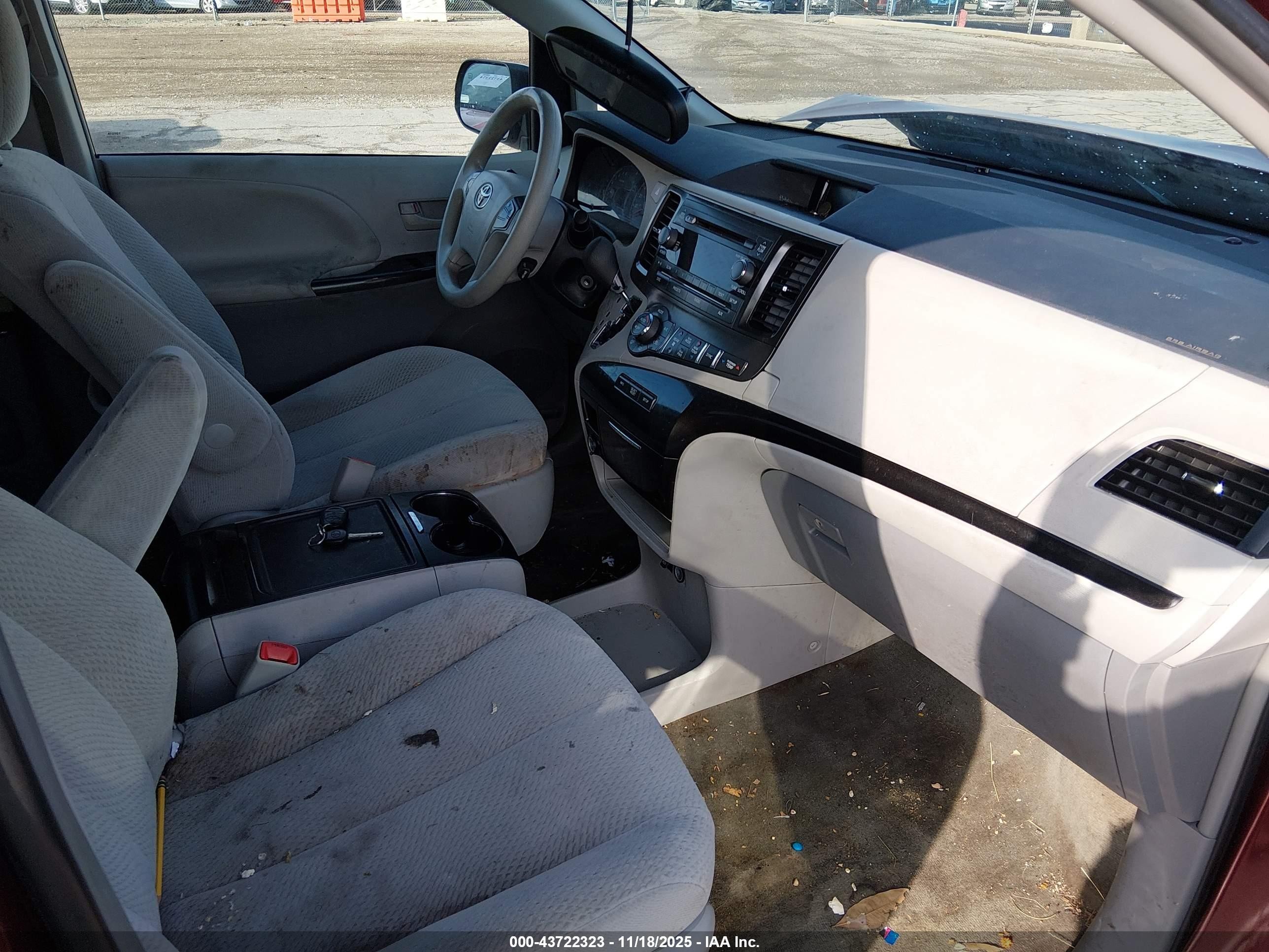 2014 Toyota Sienna Le V6 8 Passenger Maroon vin: 5TDKK3DC5ES406322