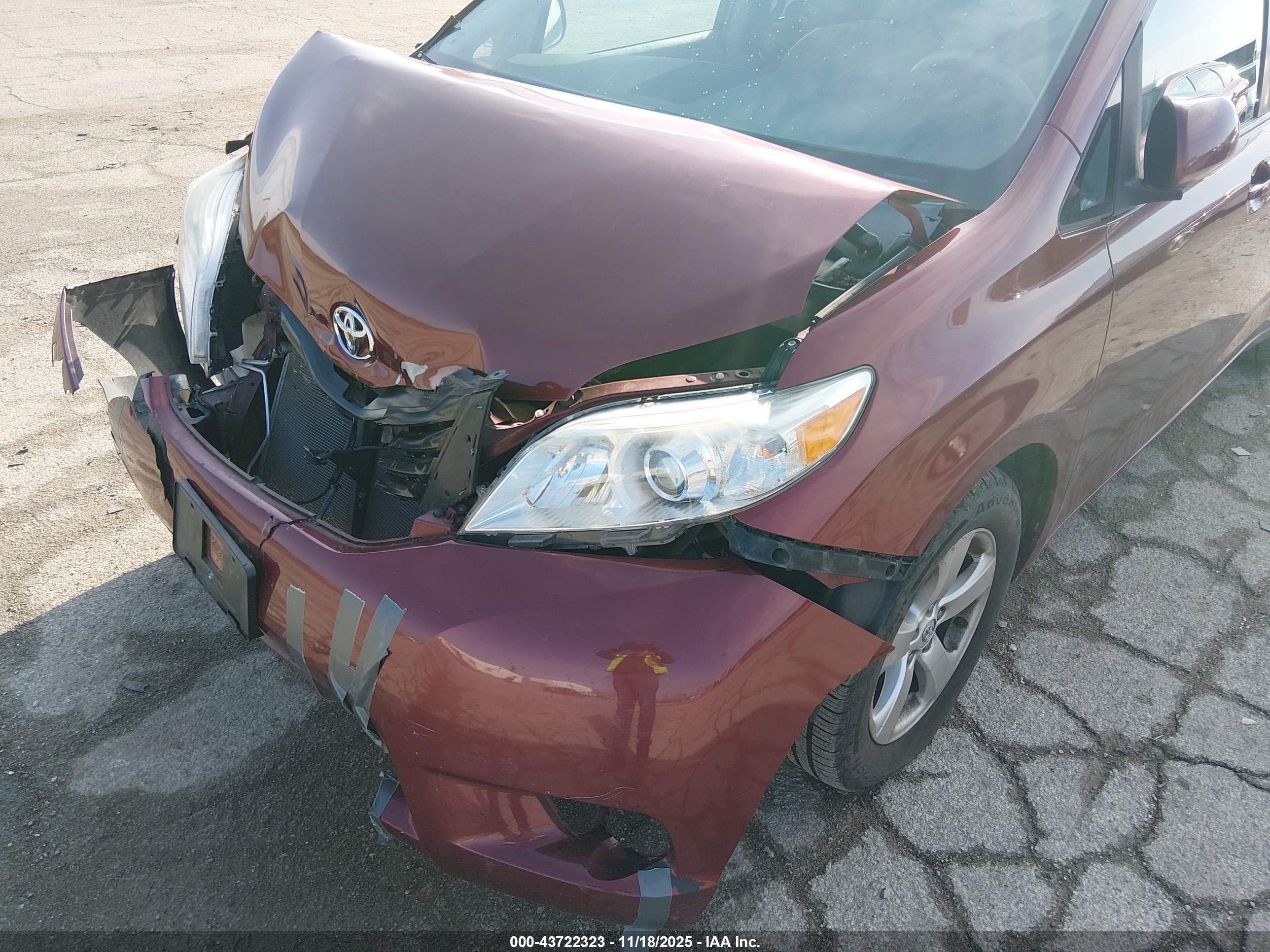 2014 Toyota Sienna Le V6 8 Passenger Maroon vin: 5TDKK3DC5ES406322