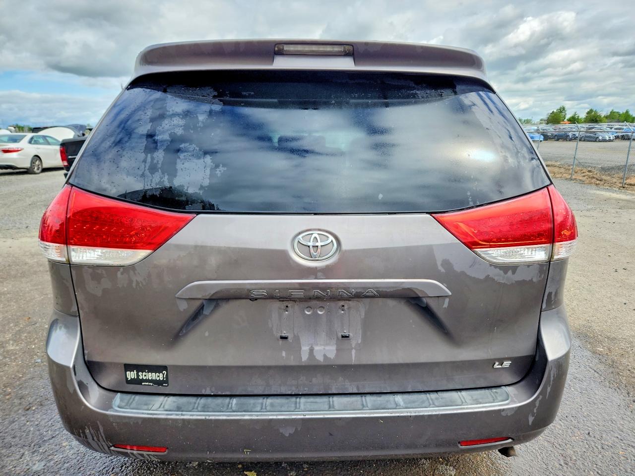 2014 Toyota Sienna Le Gray vin: 5TDKK3DC5ES435691