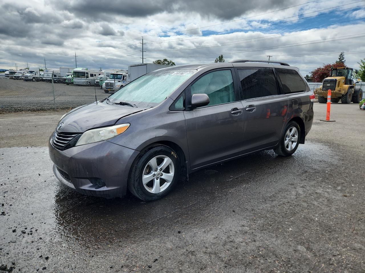 2014 Toyota Sienna Le Gray vin: 5TDKK3DC5ES435691 Damage: Left Front Fender, Dent(S) W/ Paint Dmg, 1/2 To 1 Inch