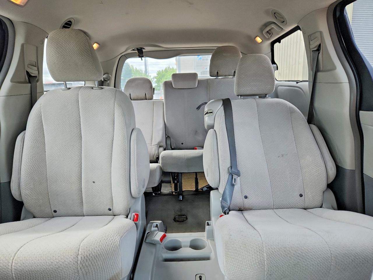 2014 Toyota Sienna Le Gray vin: 5TDKK3DC5ES435691
