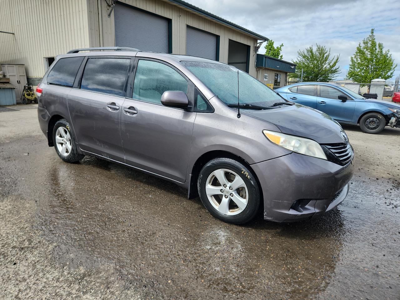 2014 Toyota Sienna Le Gray vin: 5TDKK3DC5ES435691 Damage: Front Bumper/Cover, Broken, Replacement Required