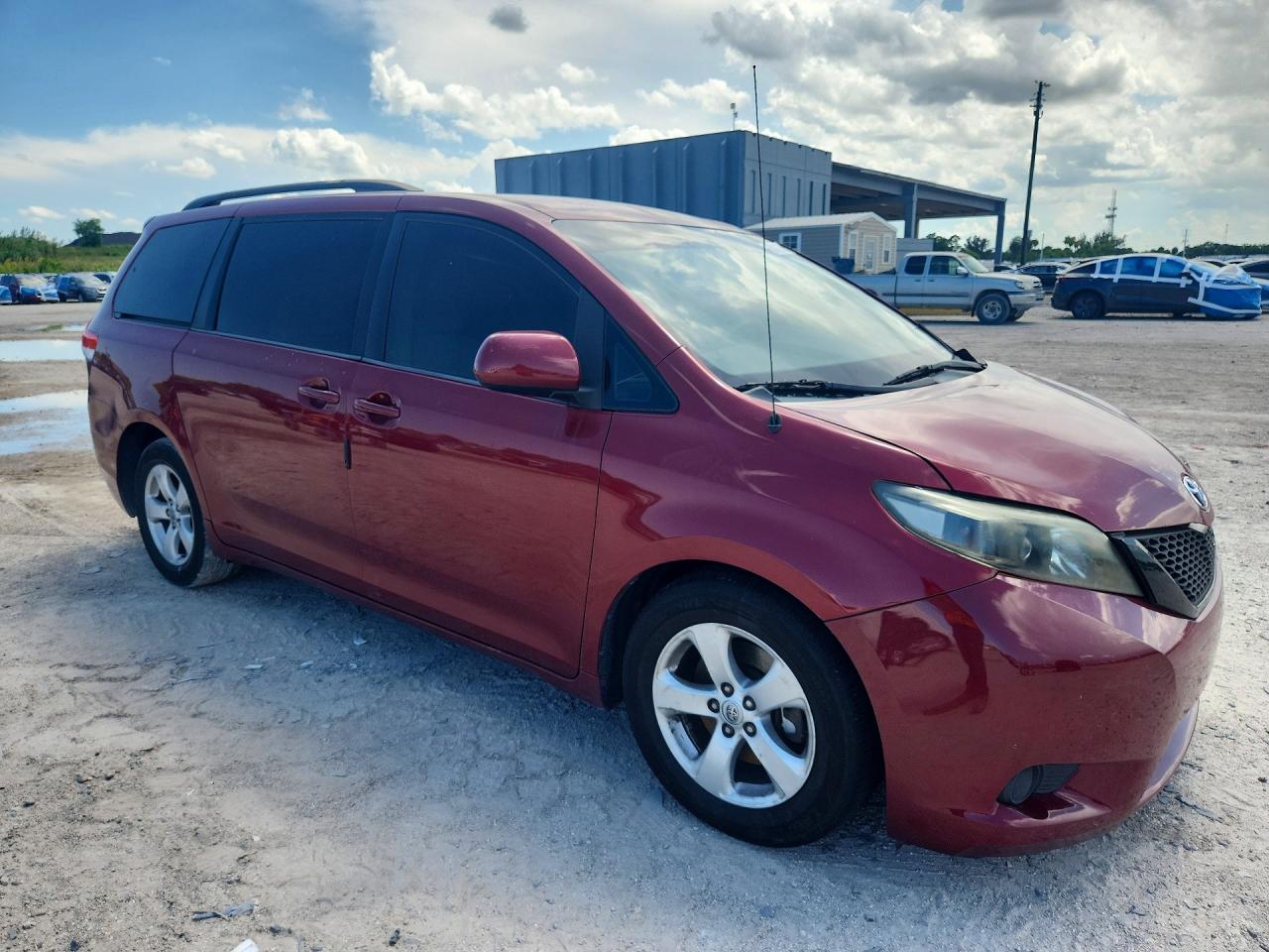 2014 Toyota Sienna Le Red vin: 5TDKK3DC5ES445847