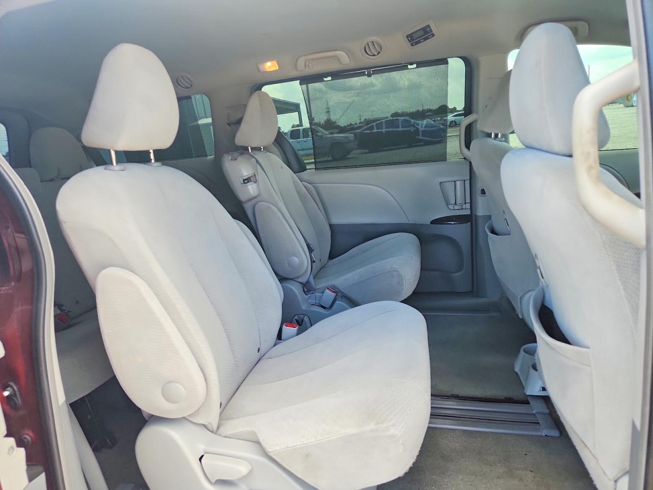 2014 Toyota Sienna Le Red vin: 5TDKK3DC5ES445847