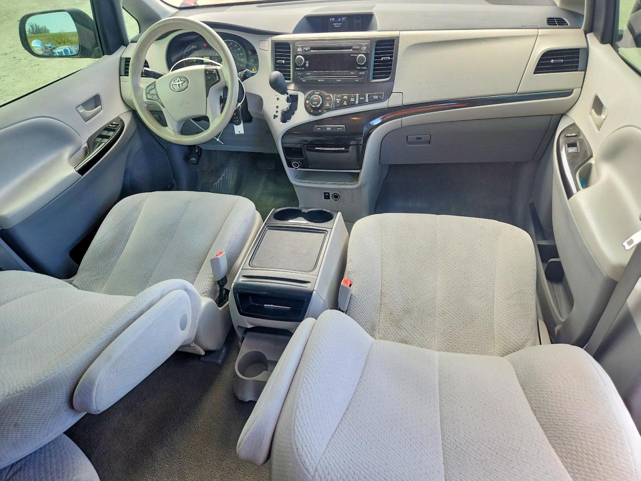 2014 Toyota Sienna Le Red vin: 5TDKK3DC5ES445847