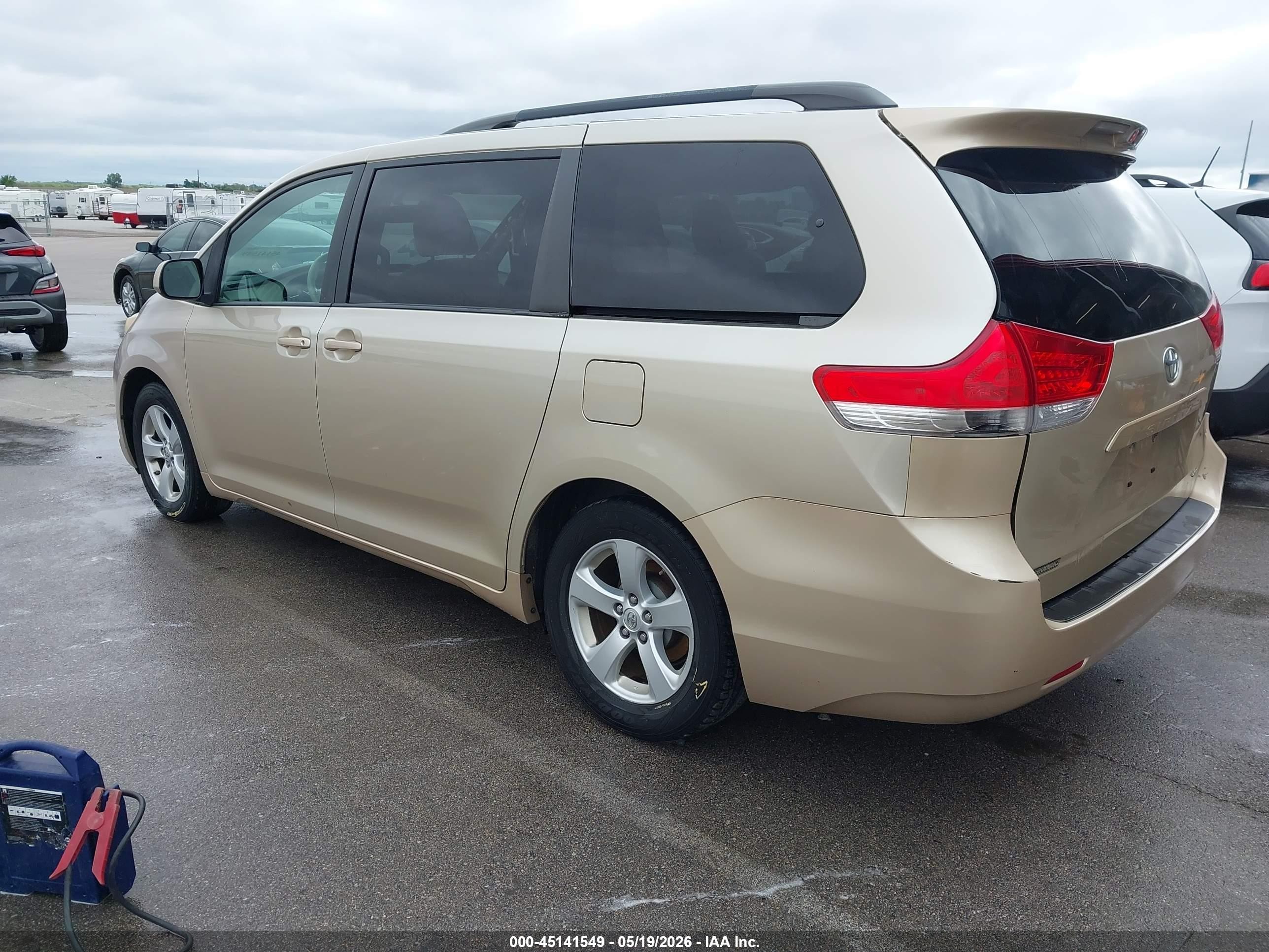 2014 Toyota Sienna Le V6 8 Passenger Gold vin: 5TDKK3DC5ES449025