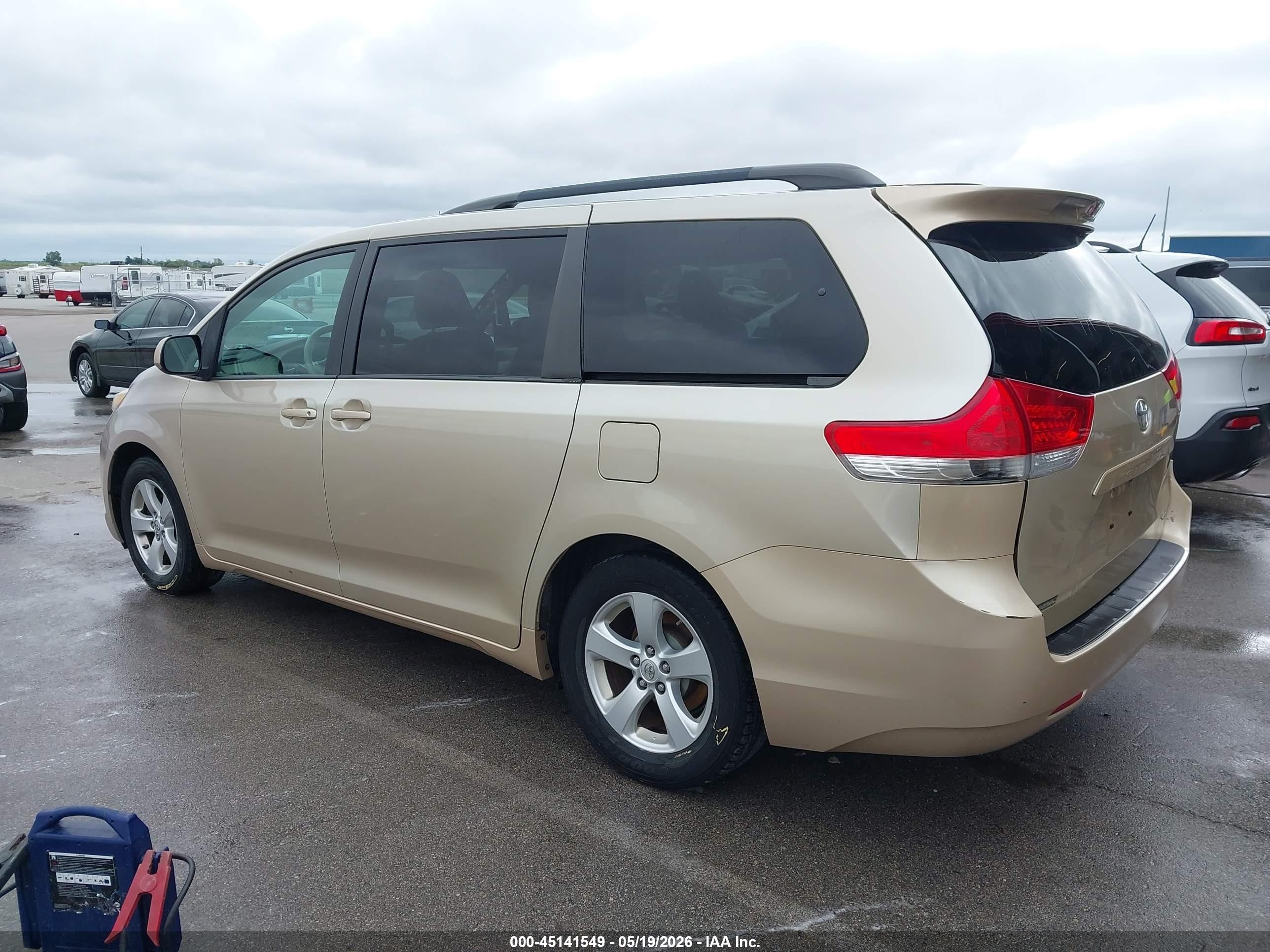 2014 Toyota Sienna Le V6 8 Passenger Gold vin: 5TDKK3DC5ES449025