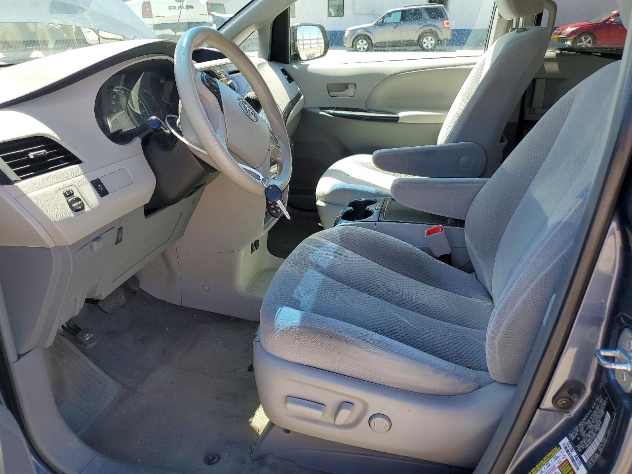 2014 Toyota Sienna Le Blue vin: 5TDKK3DC5ES456380