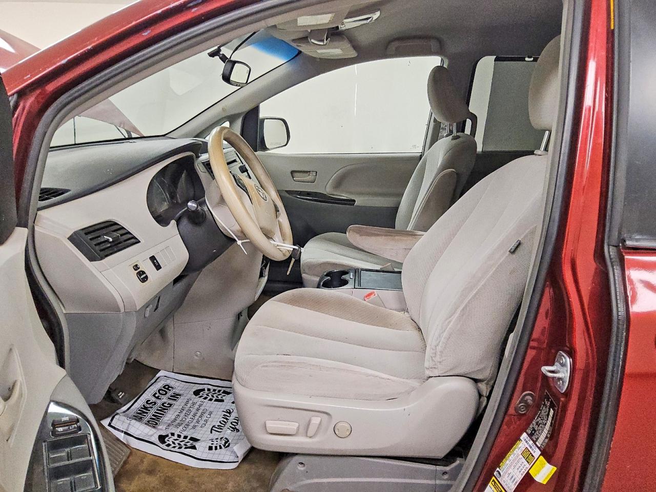 2014 Toyota Sienna Le Maroon vin: 5TDKK3DC5ES456430