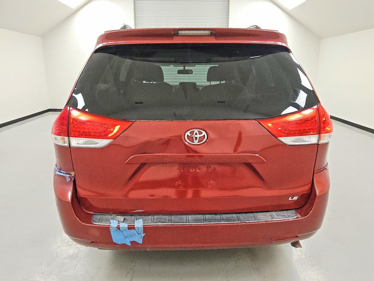 2014 Toyota Sienna Le Maroon vin: 5TDKK3DC5ES456430