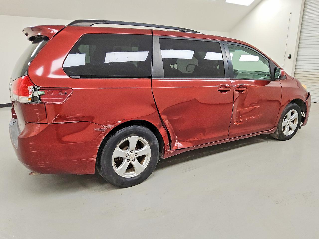2014 Toyota Sienna Le Maroon vin: 5TDKK3DC5ES456430