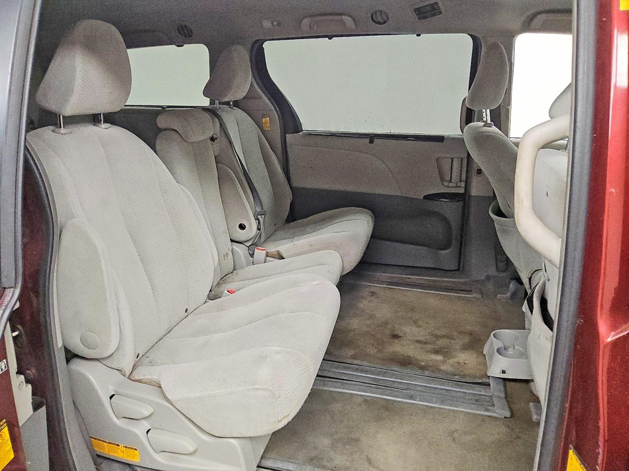 2014 Toyota Sienna Le Maroon vin: 5TDKK3DC5ES456430