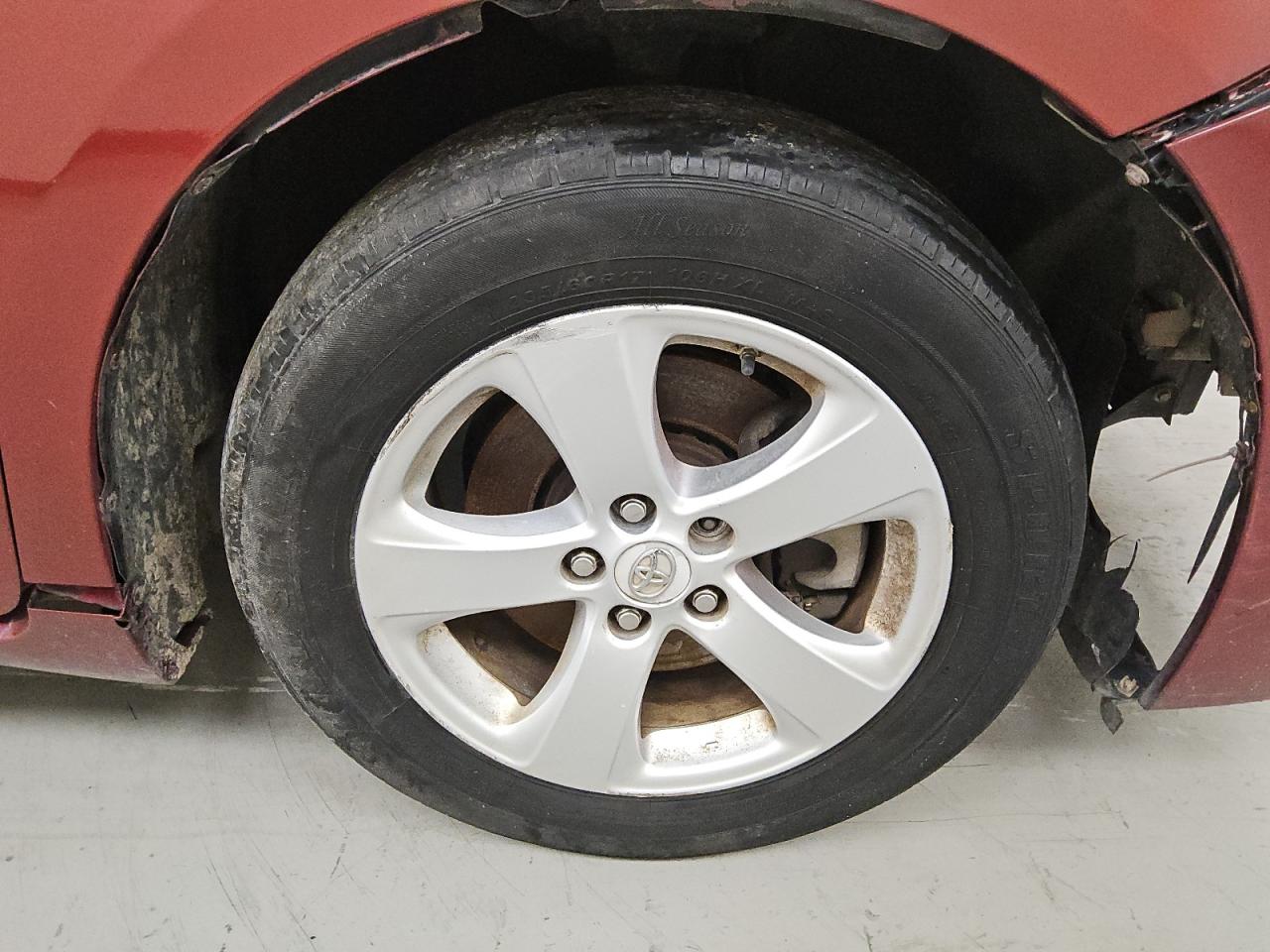 2014 Toyota Sienna Le Maroon vin: 5TDKK3DC5ES456430 Damage: Right Front Wheel, Curb Rash, > 12 Inches