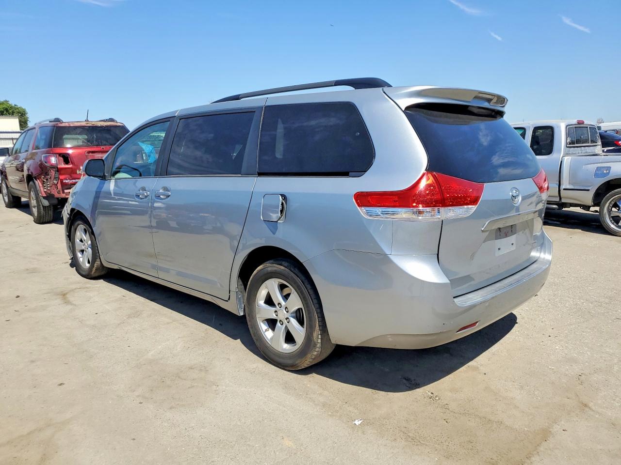 2014 Toyota Sienna Le Silver vin: 5TDKK3DC5ES464236