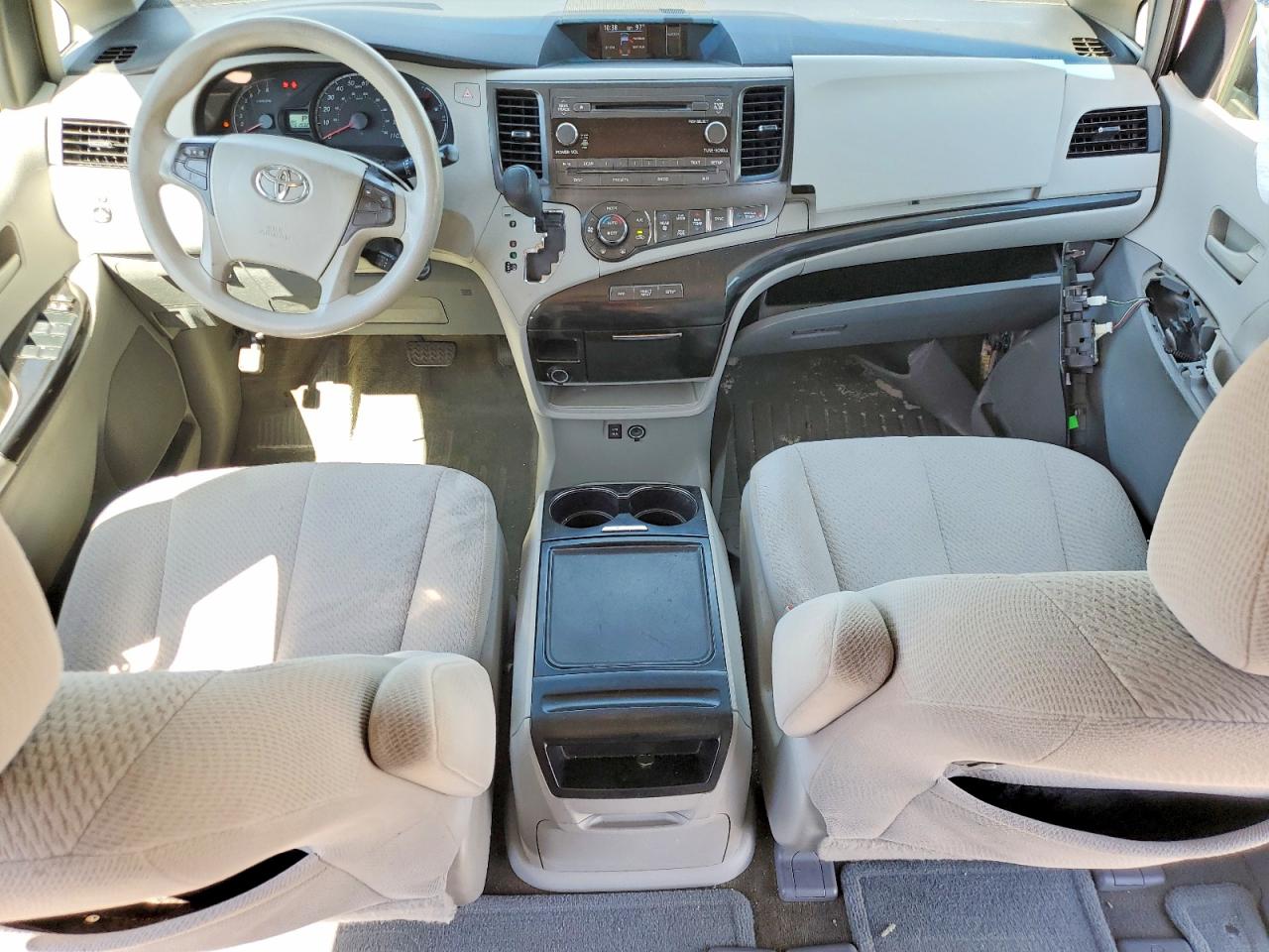 2014 Toyota Sienna Le Silver vin: 5TDKK3DC5ES464236